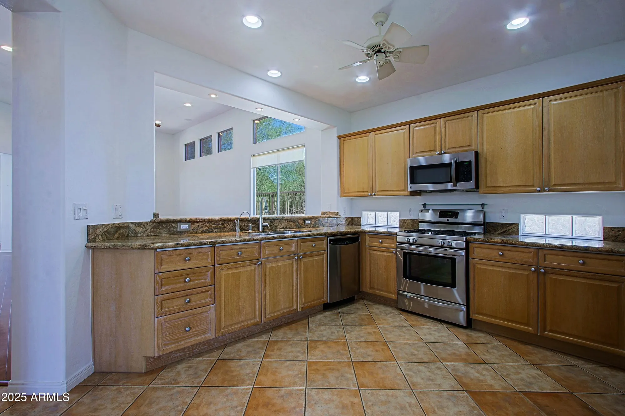 Property Slideshow image 11 of 82 | 6950 e bramble berry ln, Scottsdale, AZ, 85266