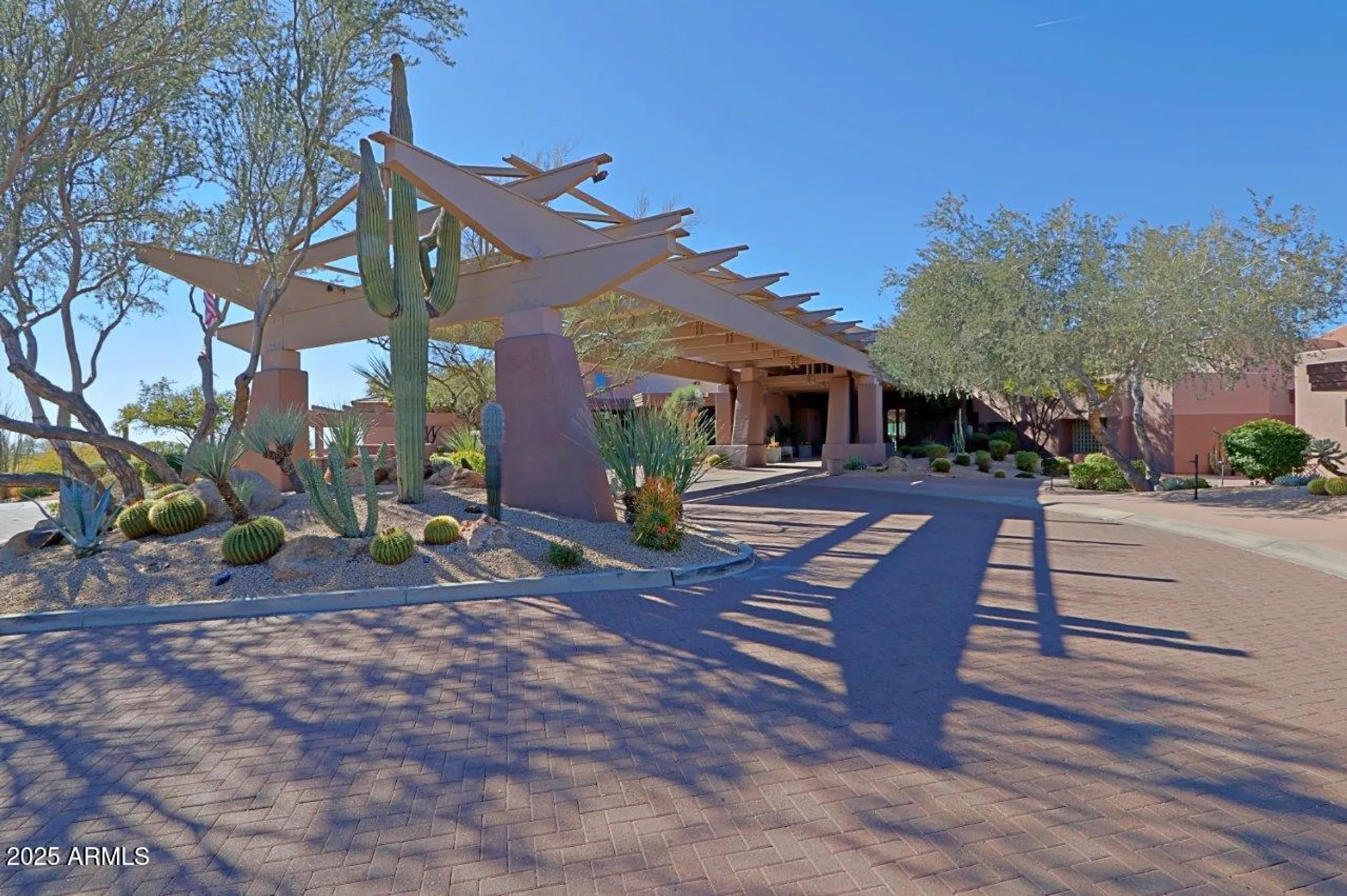 Property Slideshow image 39 of 82 | 6950 e bramble berry ln, Scottsdale, AZ, 85266