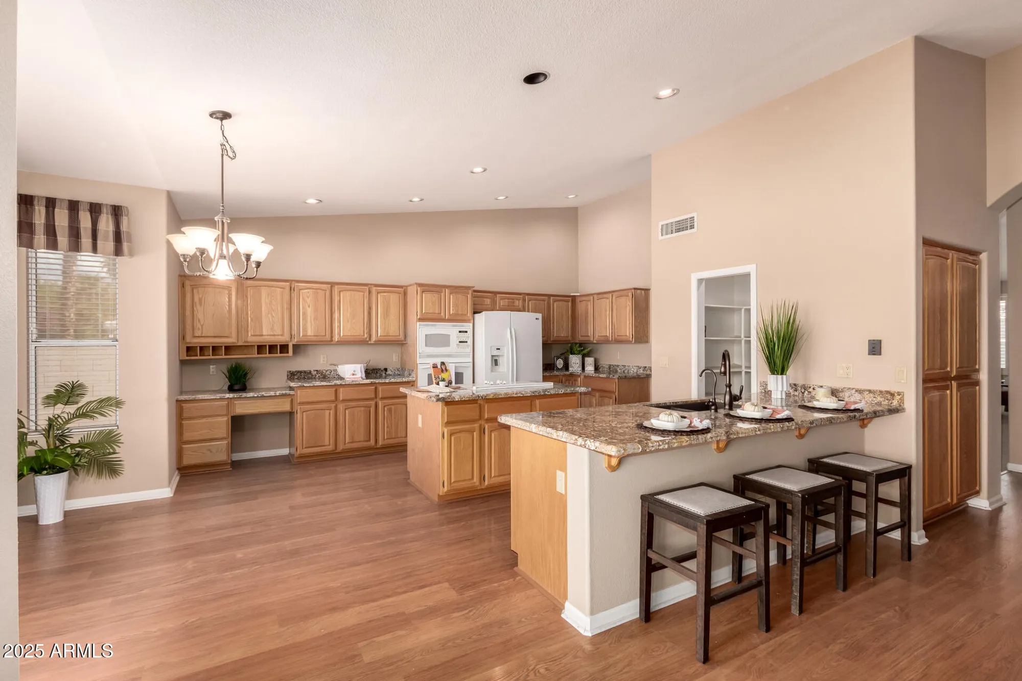 Property Slideshow image 12 of 49 | 10626 e voax dr, Sun Lakes, AZ, 85248