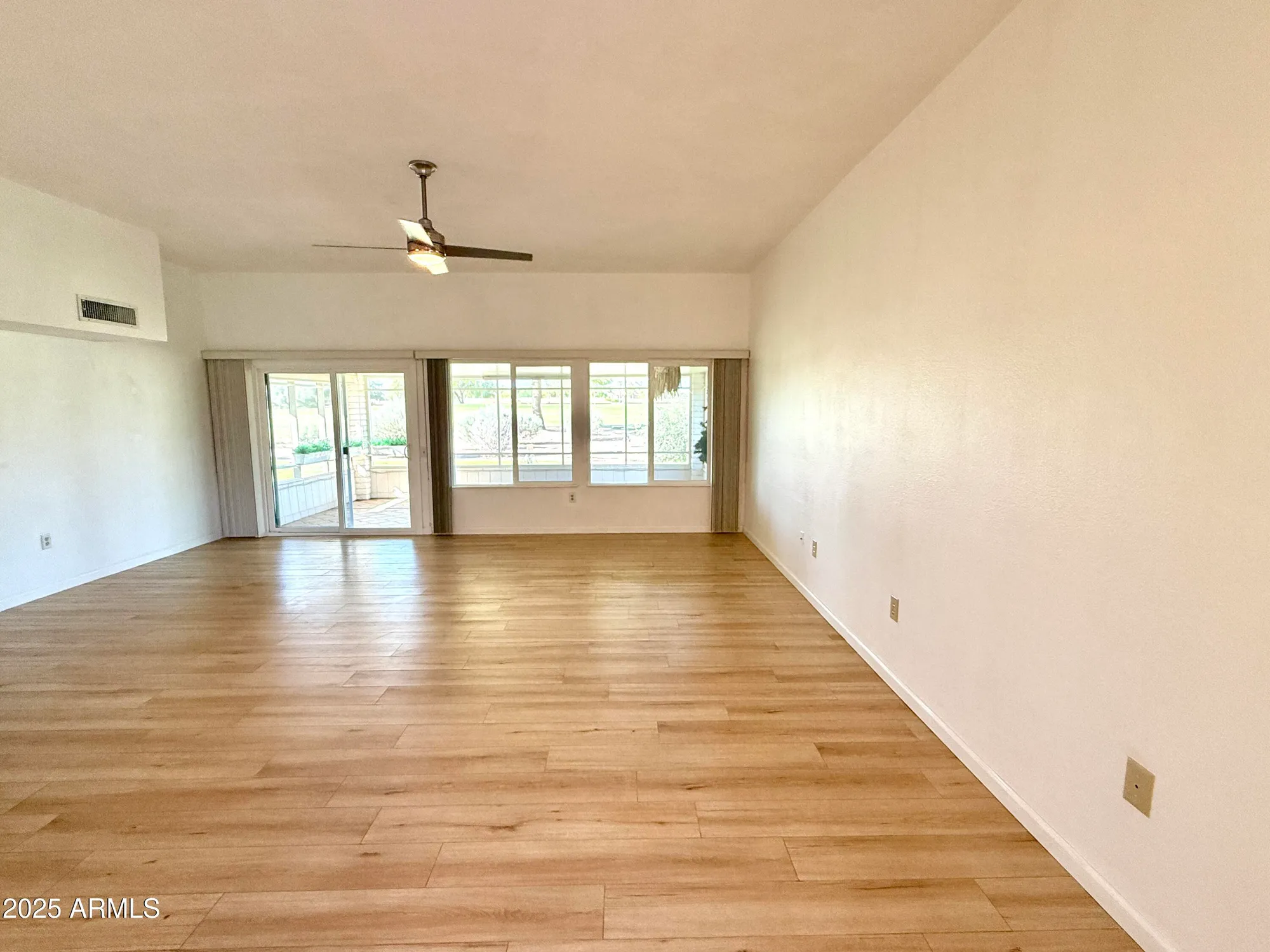 Property Slideshow image 21 of 36 | 17844 n 102nd dr, Sun City, AZ, 85373