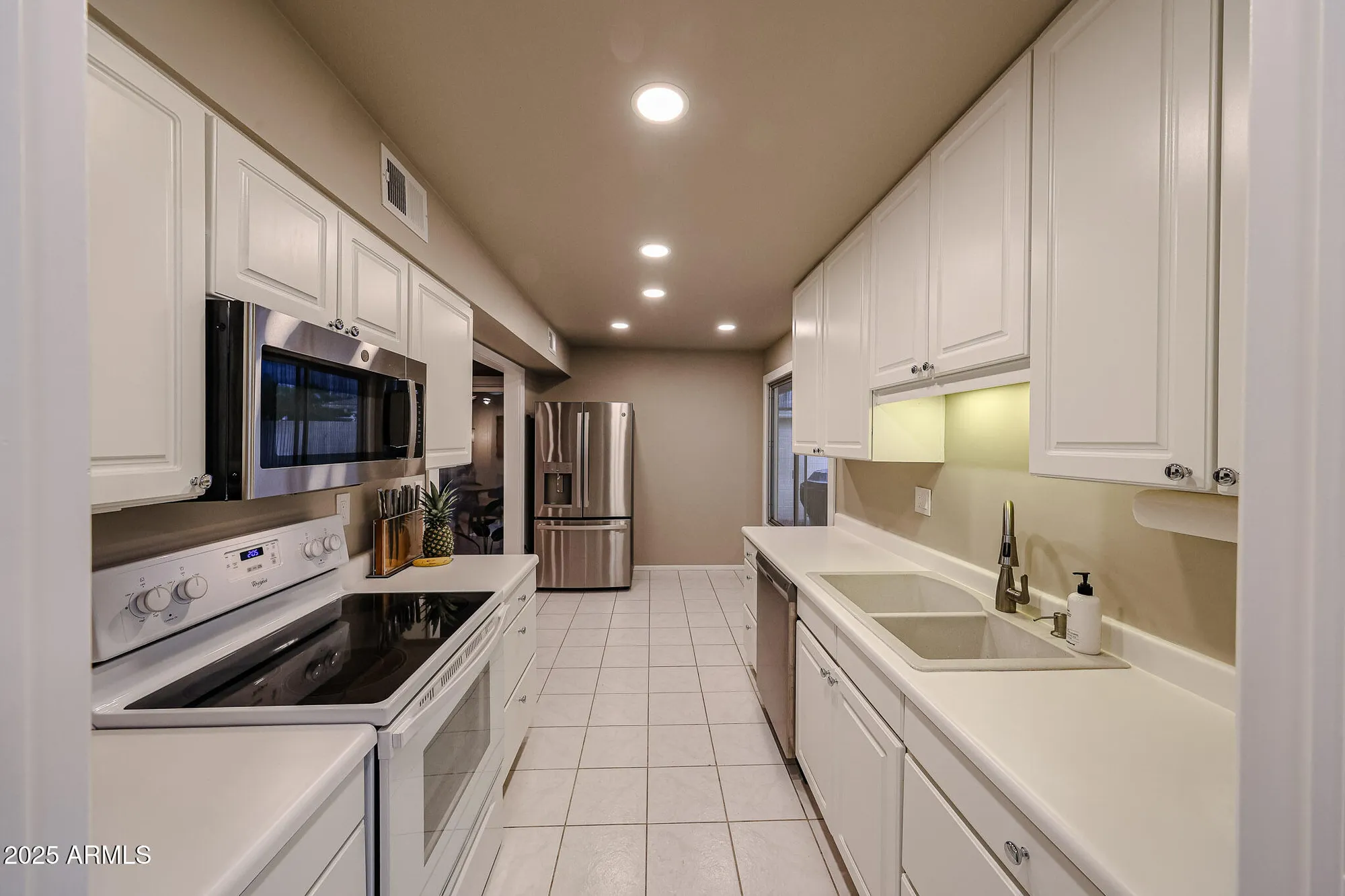 Property Slideshow image 8 of 21 | 17037 n 106th ave, Sun City, AZ, 85373