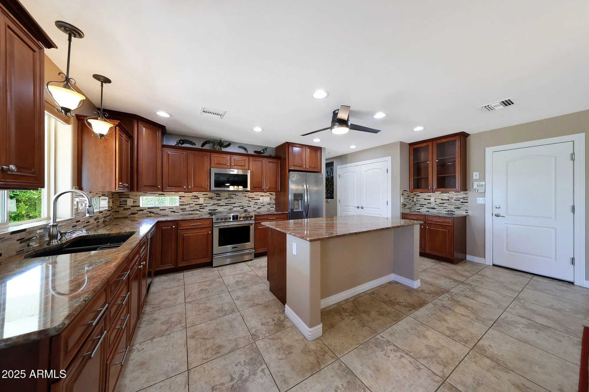 Property Slideshow image 27 of 73 | 19835 n 100th dr, Sun City, AZ, 85373