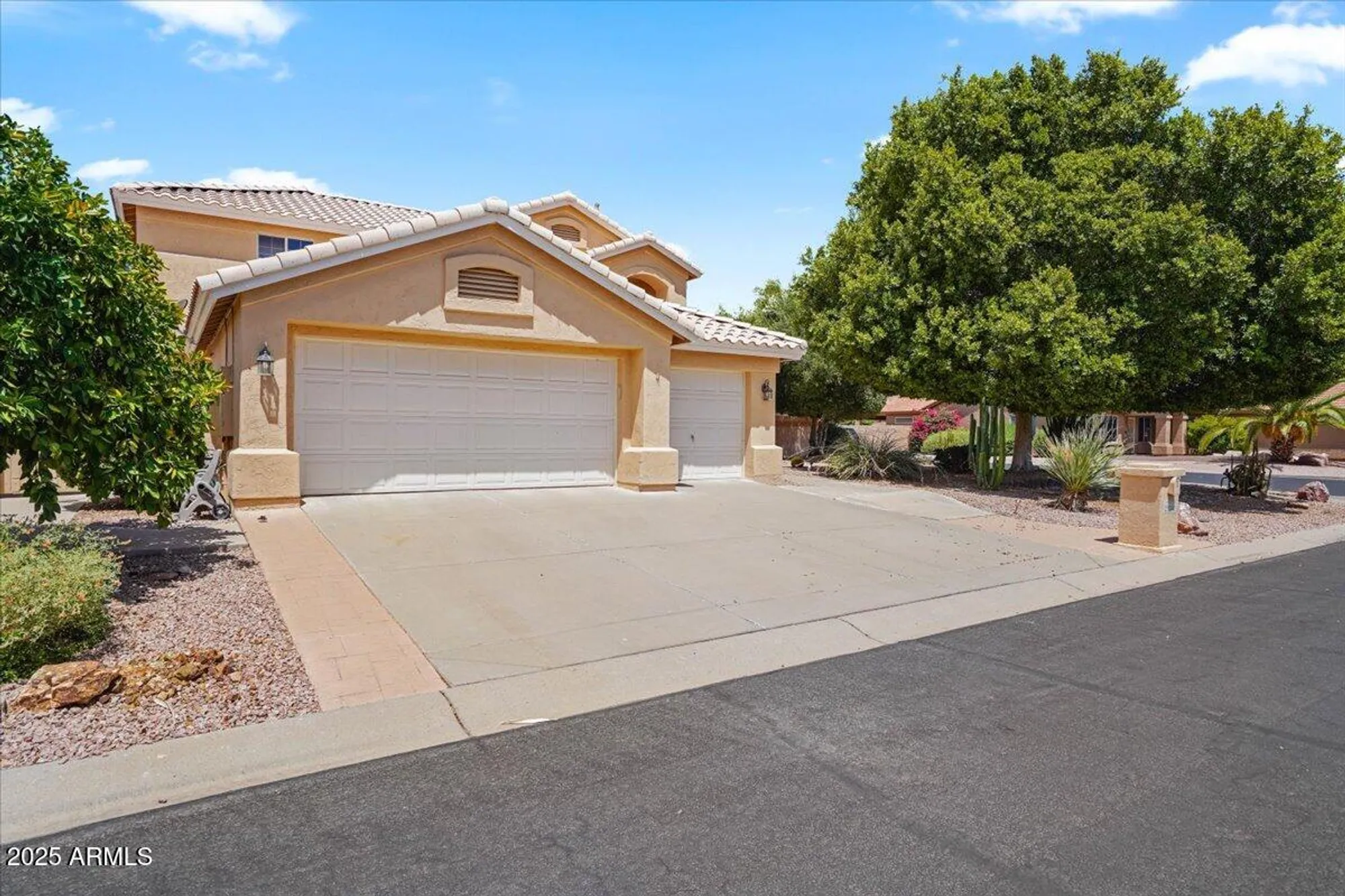 Property Slideshow image 2 of 32 | 23702 s desert sands dr, Sun Lakes, AZ, 85248