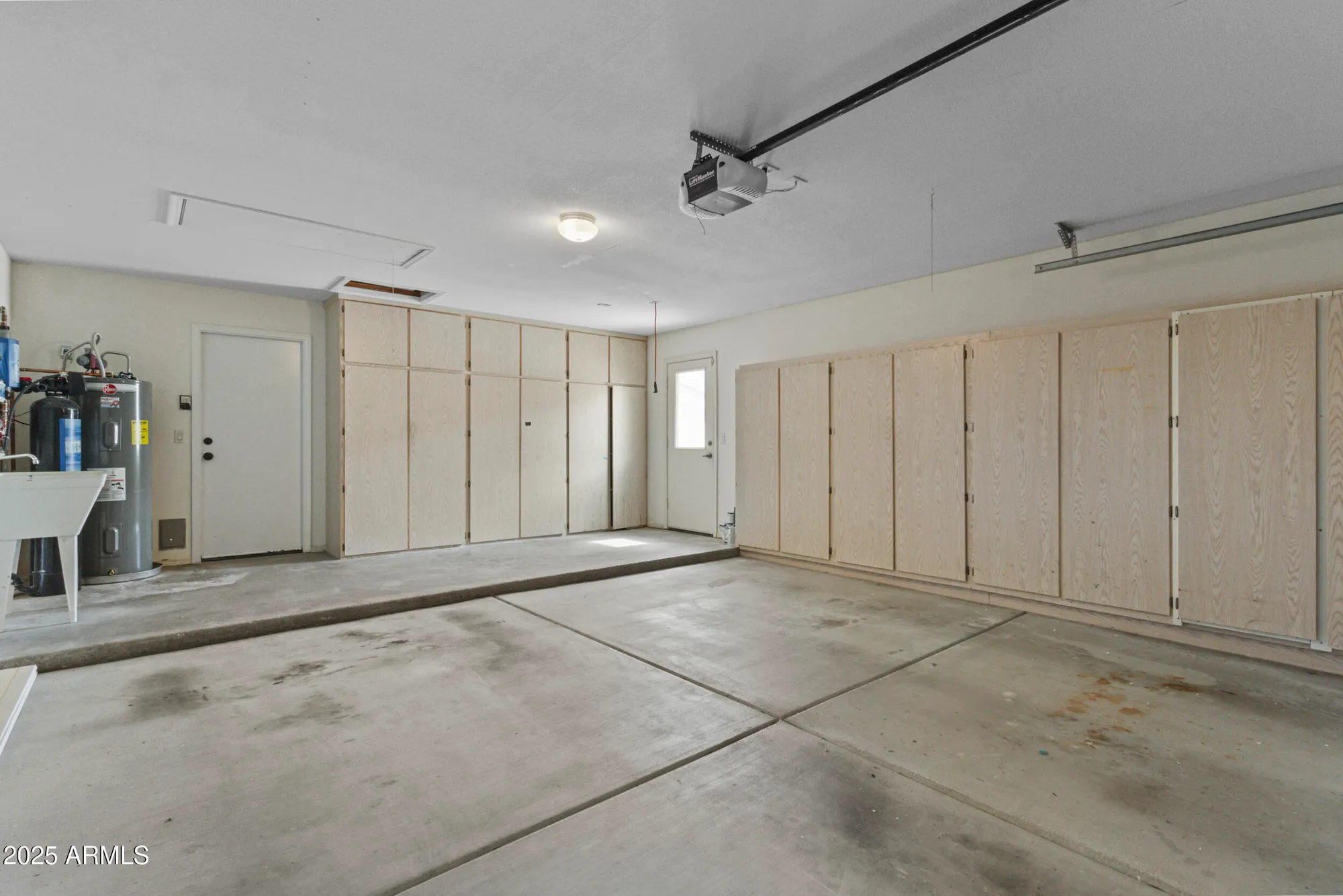 Property Slideshow image 22 of 35 | 17865 n desert flower trl, Surprise, AZ, 85374