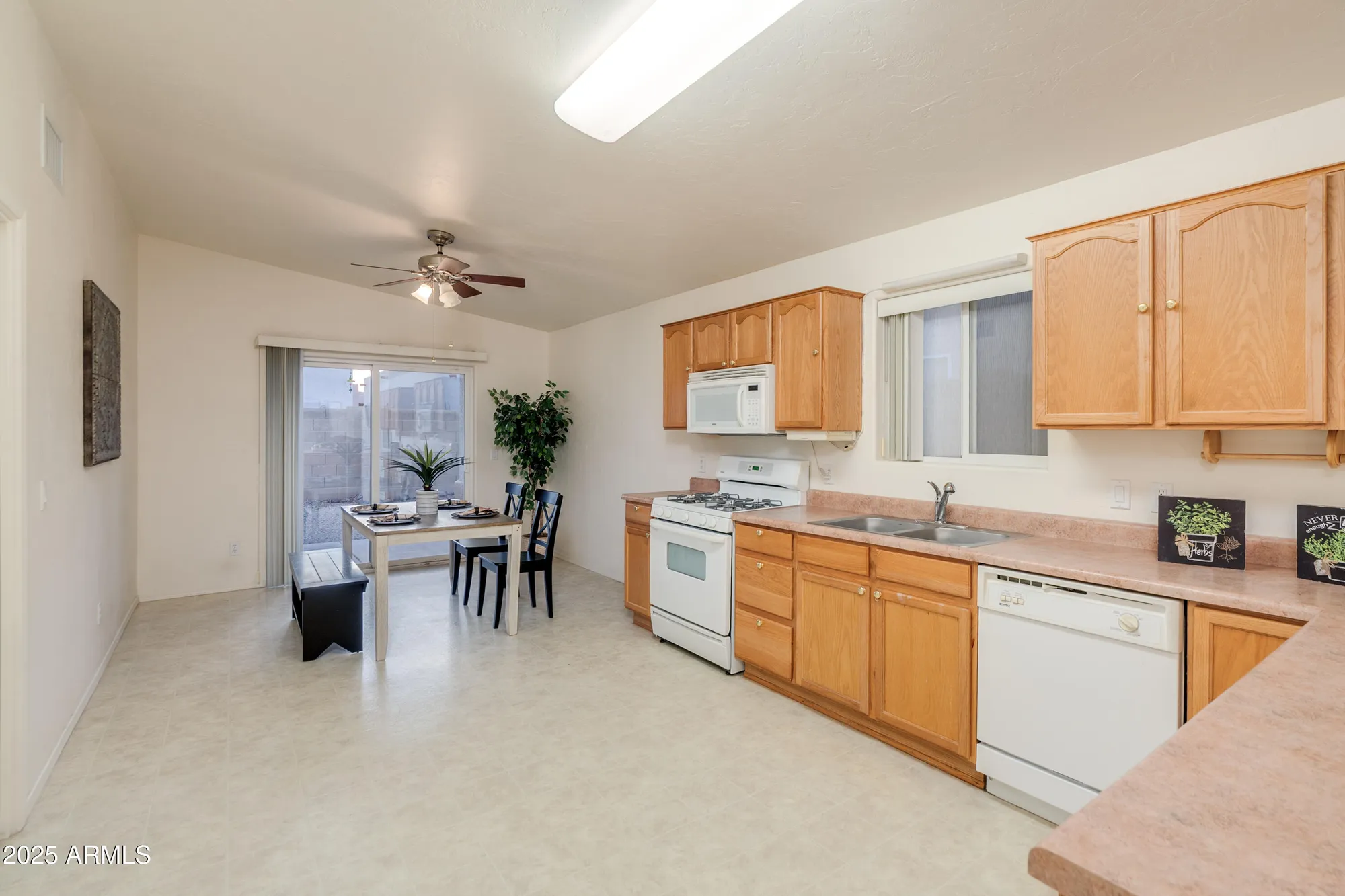 Property Slideshow image 12 of 34 | 426 s taylors trl, Sierra Vista, AZ, 85635