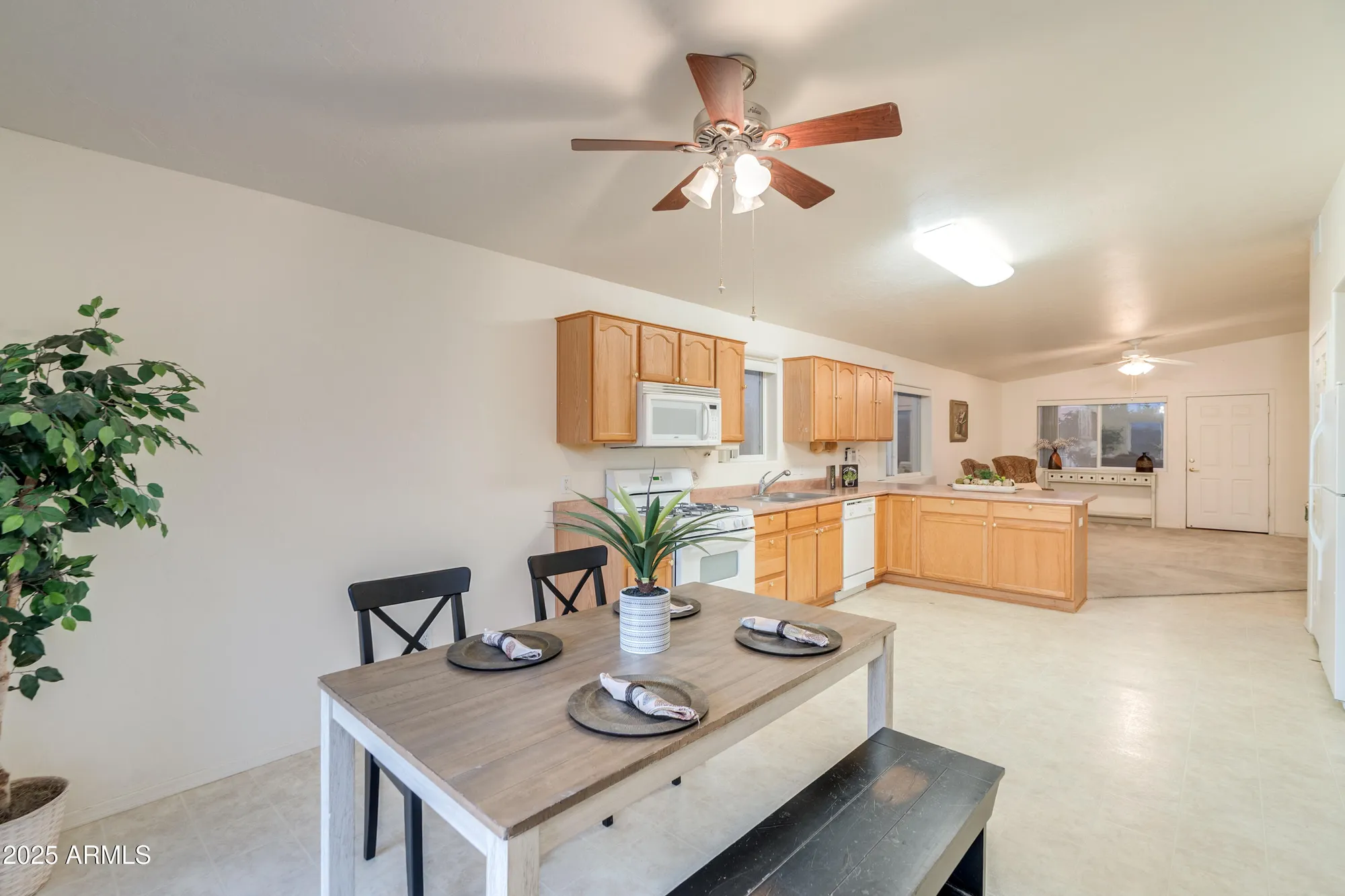 Property Slideshow image 16 of 34 | 426 s taylors trl, Sierra Vista, AZ, 85635
