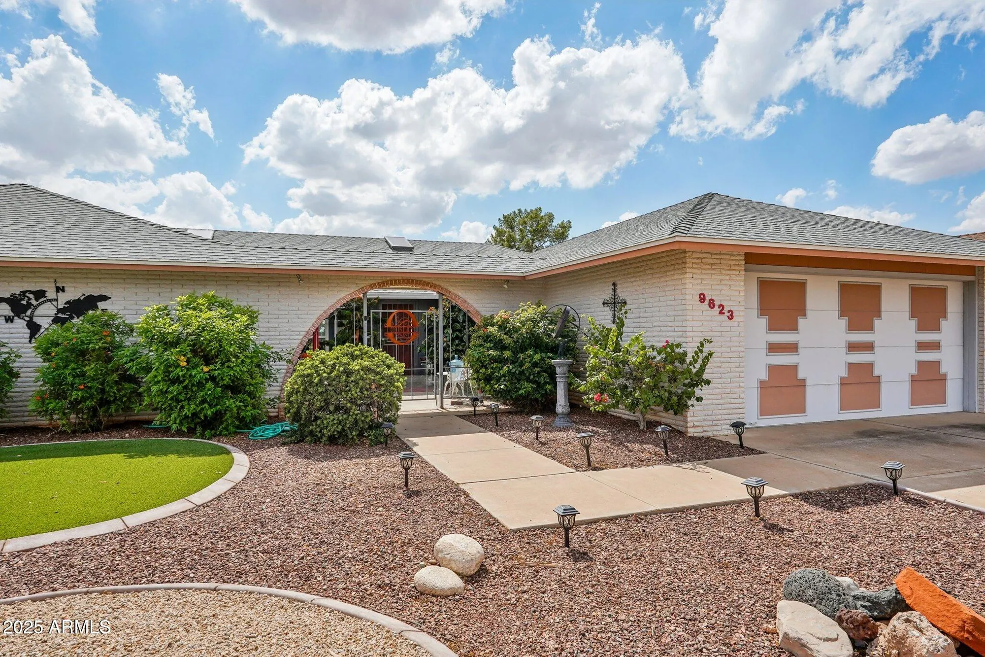 Property Slideshow image 2 of 32 | 9623 w country club dr, Sun City, AZ, 85373