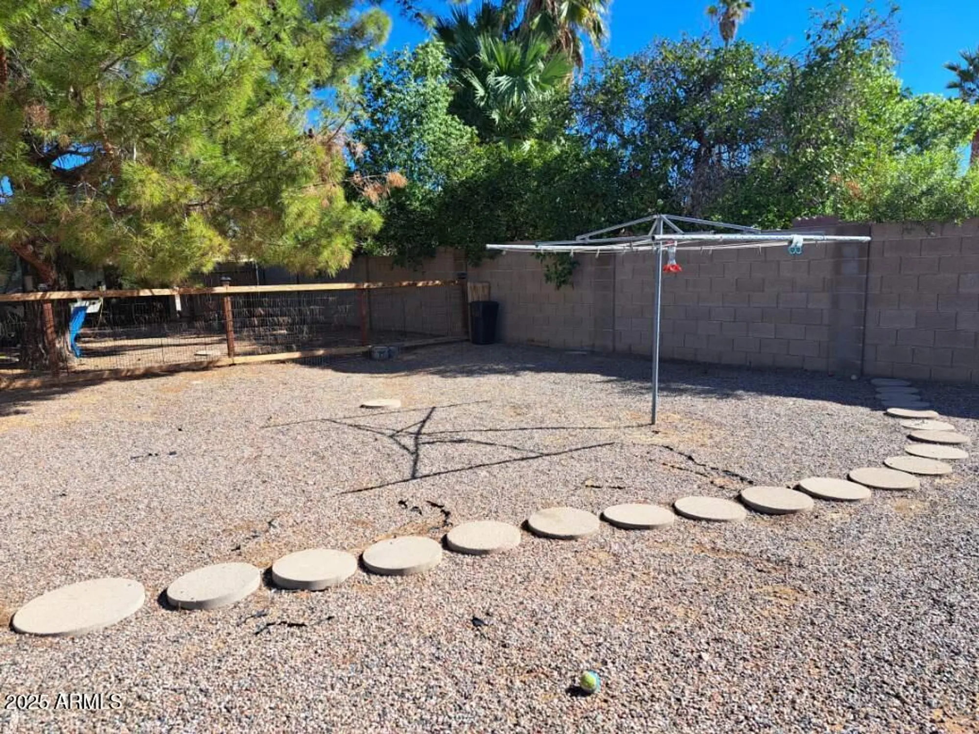 Property Slideshow image 38 of 43 | 639 n 57th pl, Mesa, AZ, 85205