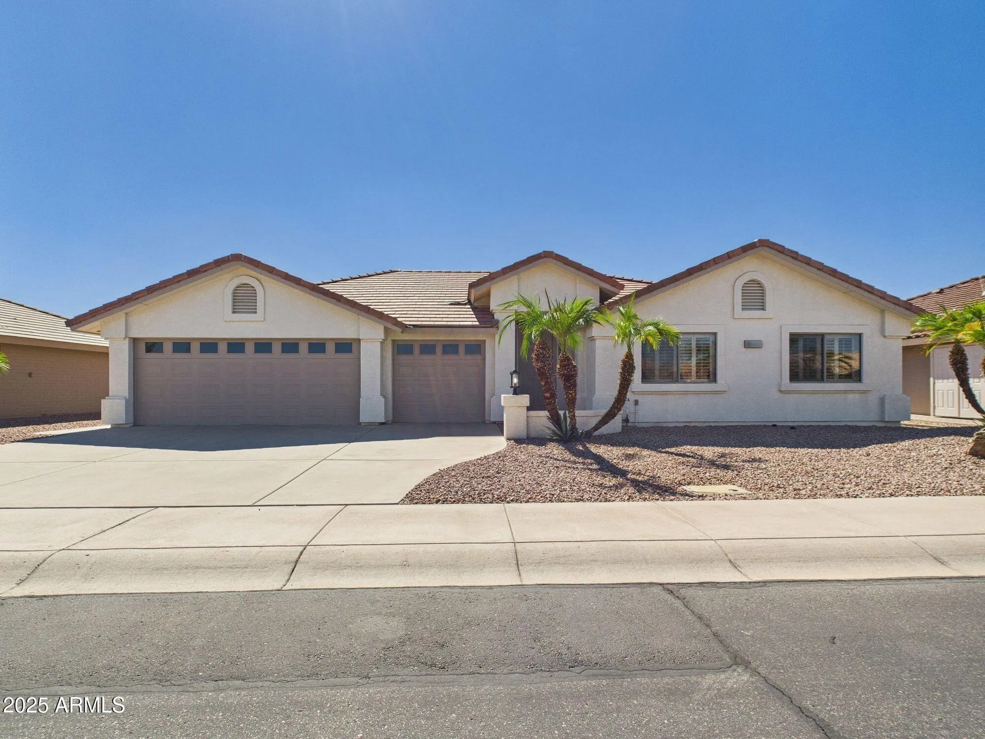 Property Slideshow image 1 of 45 | 2222 s yellow wood, Mesa, AZ, 85209