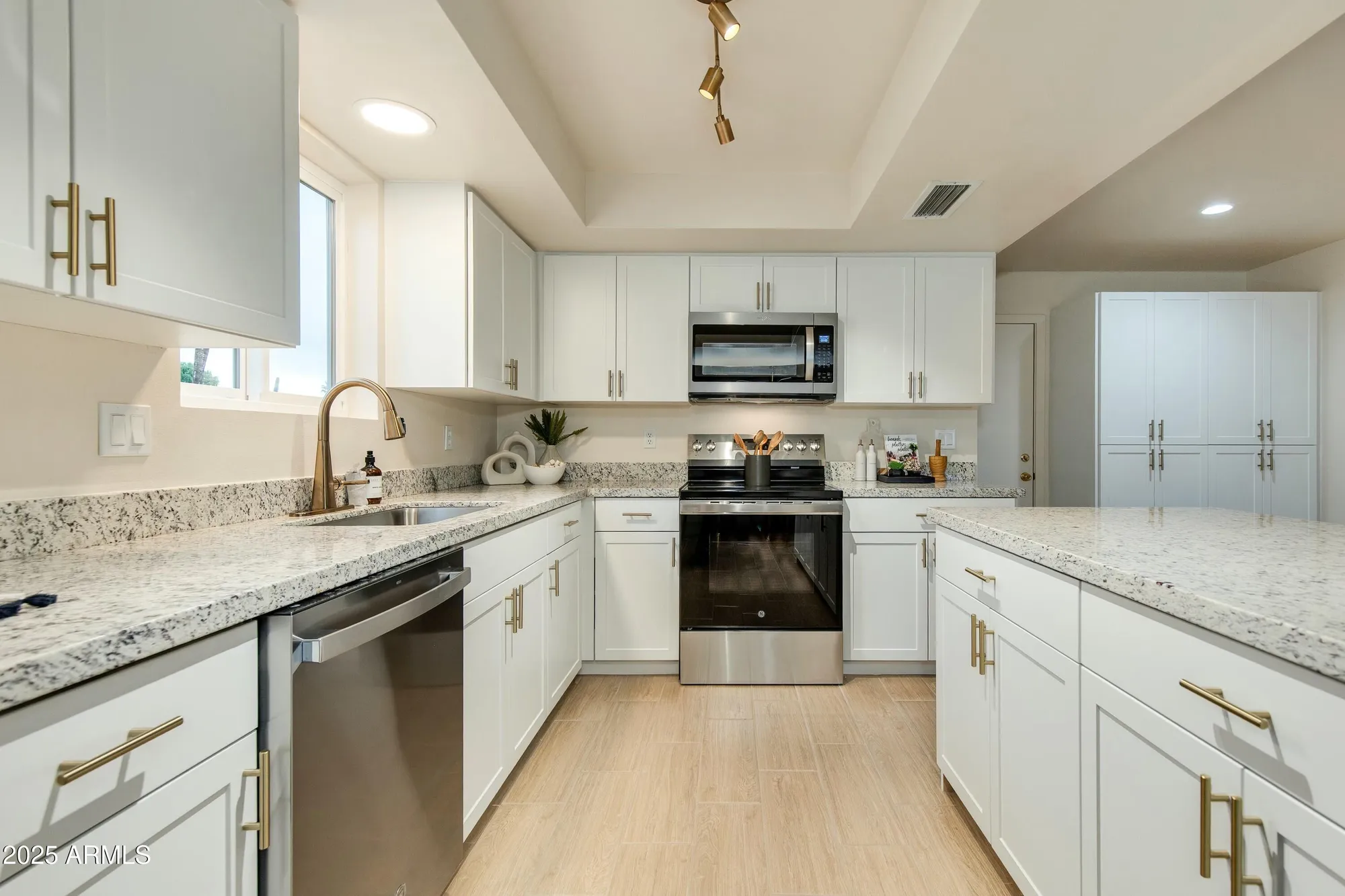 Property Slideshow image 8 of 17 | 10430 e chestnut dr, Sun Lakes, AZ, 85248