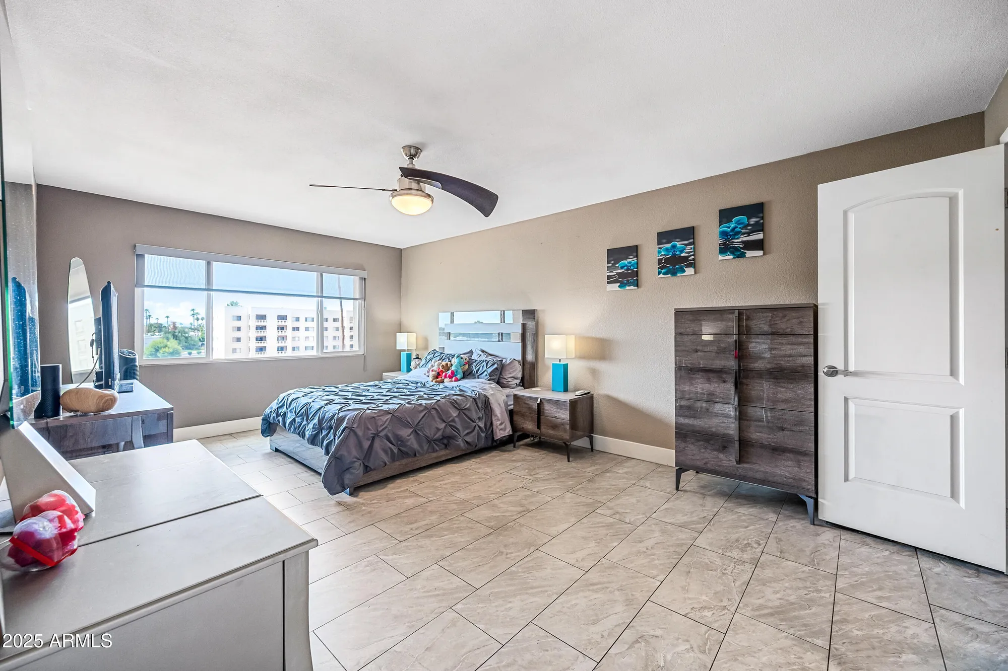 Property Slideshow image 33 of 91 | 7940 e camelback rd unit 411, Scottsdale, AZ, 85251