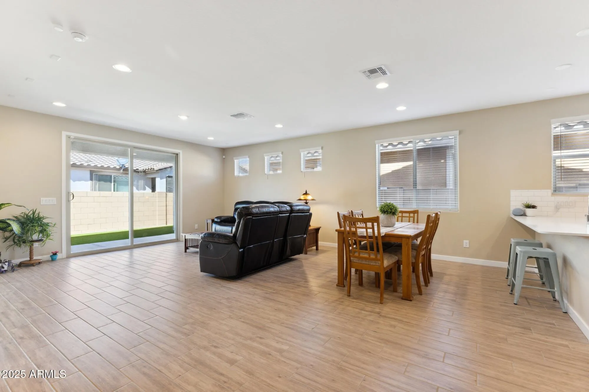 Property Slideshow image 16 of 35 | 24884 n 171st ln, Surprise, AZ, 85387