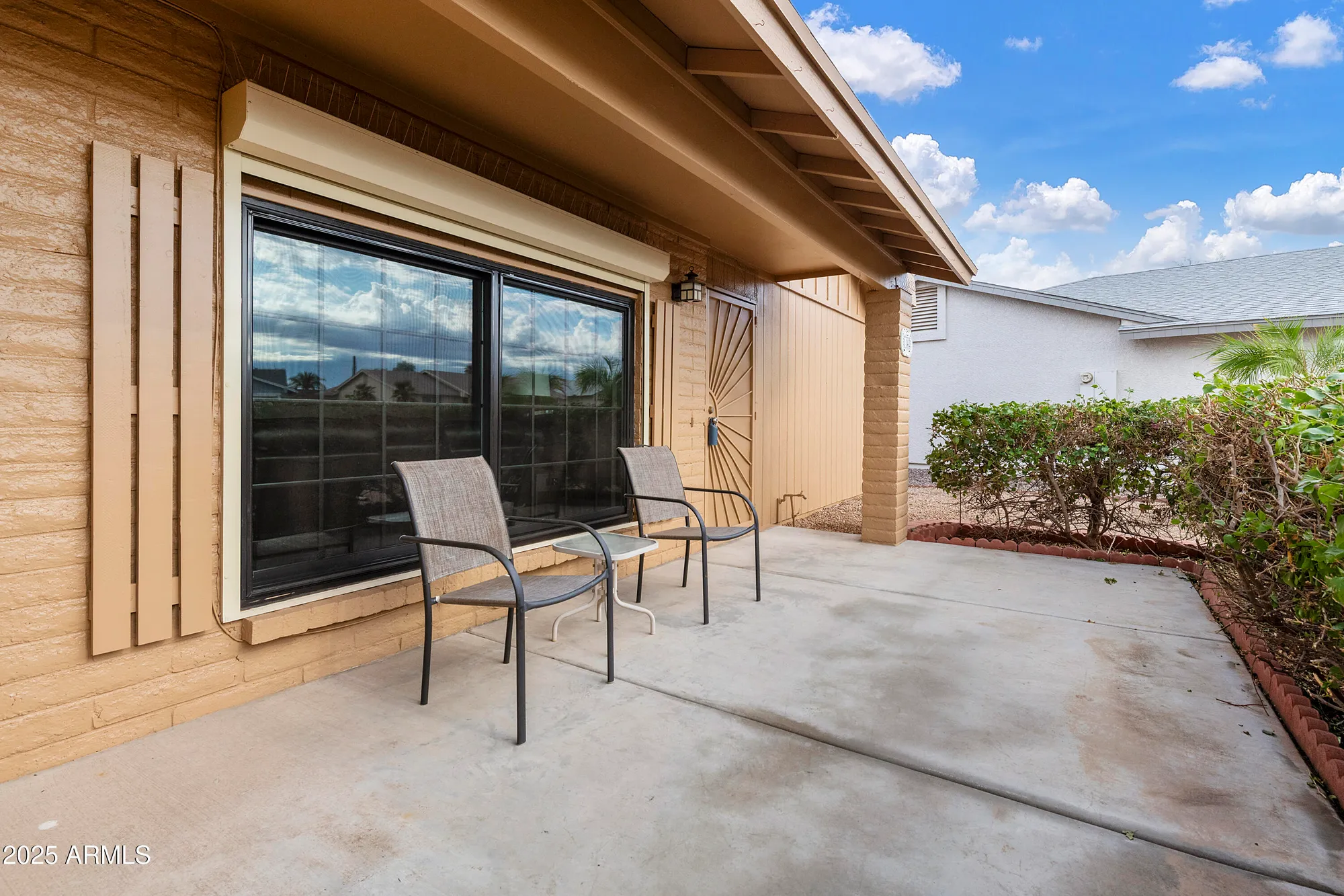 Property Slideshow image 3 of 52 | 1142 s 81st pl, Mesa, AZ, 85208