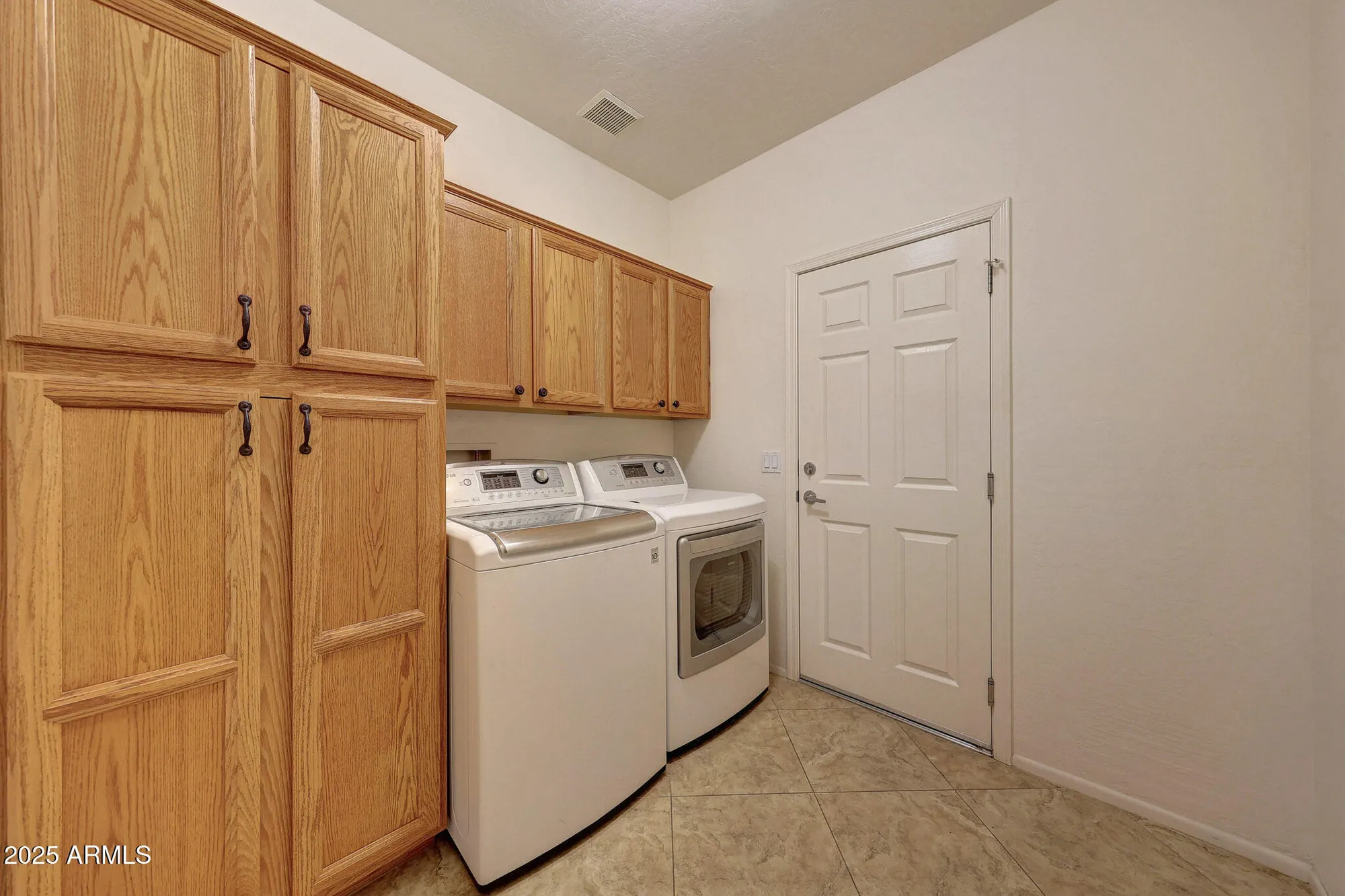 Property Slideshow image 34 of 42 | 16348 w badger pass ln, Surprise, AZ, 85387