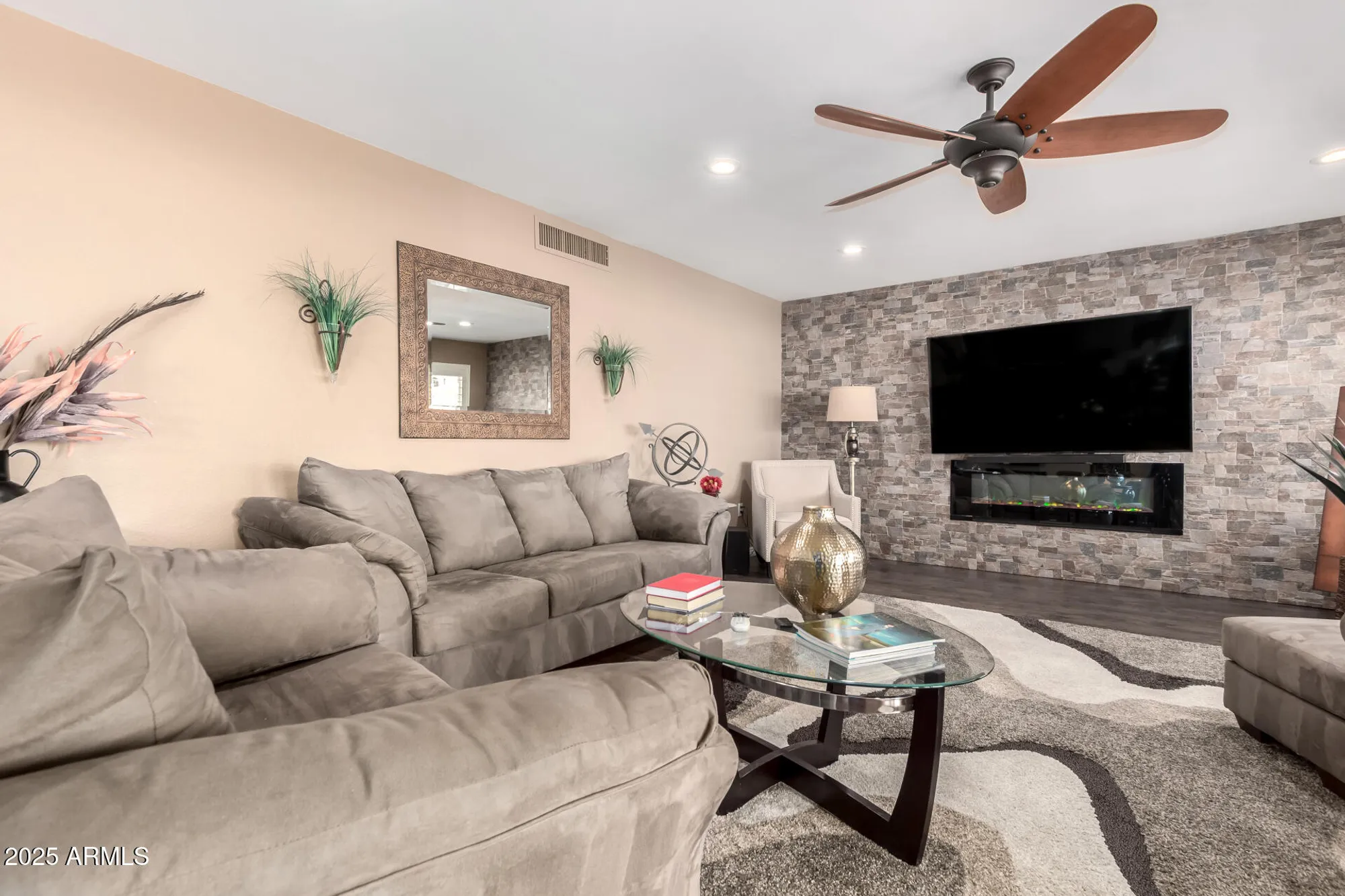 Property Slideshow image 15 of 40 | 11010 w acacia dr, Sun City, AZ, 85373