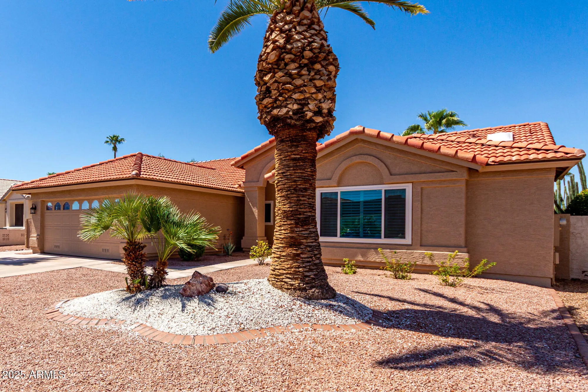 Property Slideshow image 2 of 40 | 26038 s saddletree dr, Sun Lakes, AZ, 85248