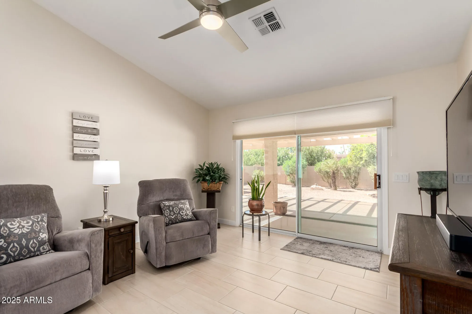 Property Slideshow image 15 of 40 | 26038 s saddletree dr, Sun Lakes, AZ, 85248