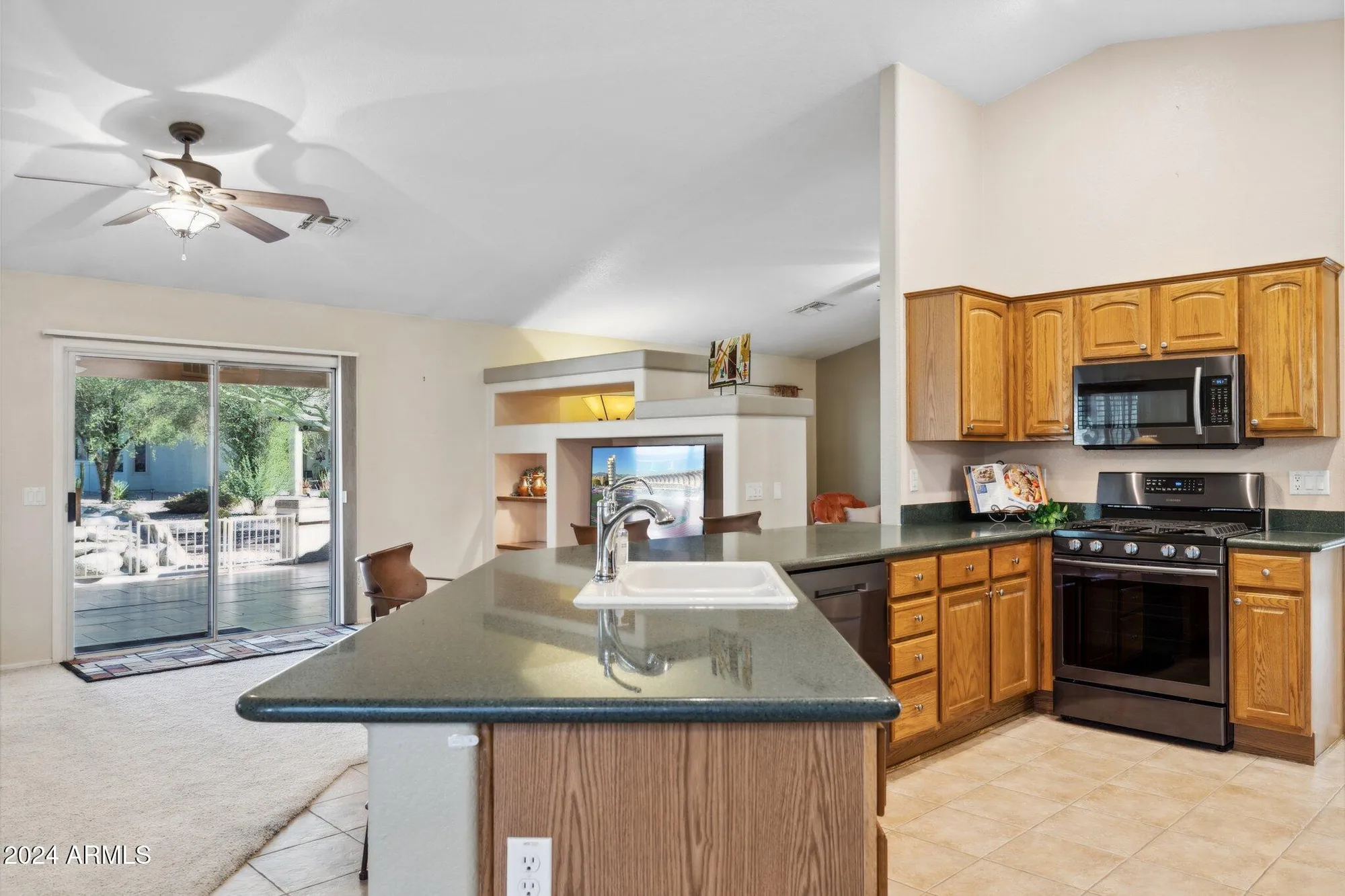Property Slideshow image 11 of 45 | 15758 w edgemont ave, Goodyear, AZ, 85395