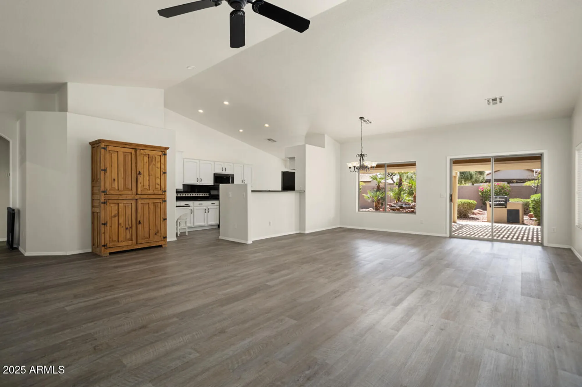 Property Slideshow image 8 of 43 | 14717 w avalon dr, Goodyear, AZ, 85395