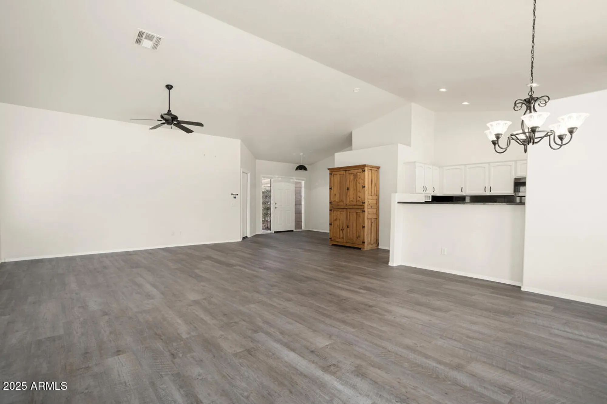 Property Slideshow image 12 of 43 | 14717 w avalon dr, Goodyear, AZ, 85395