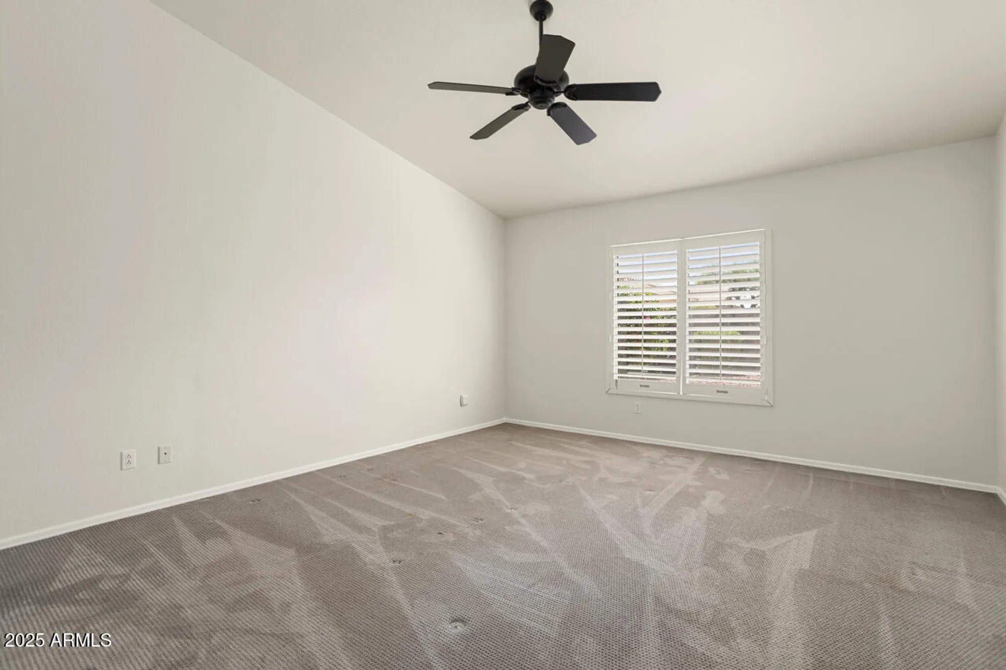 Property Slideshow image 19 of 43 | 14717 w avalon dr, Goodyear, AZ, 85395