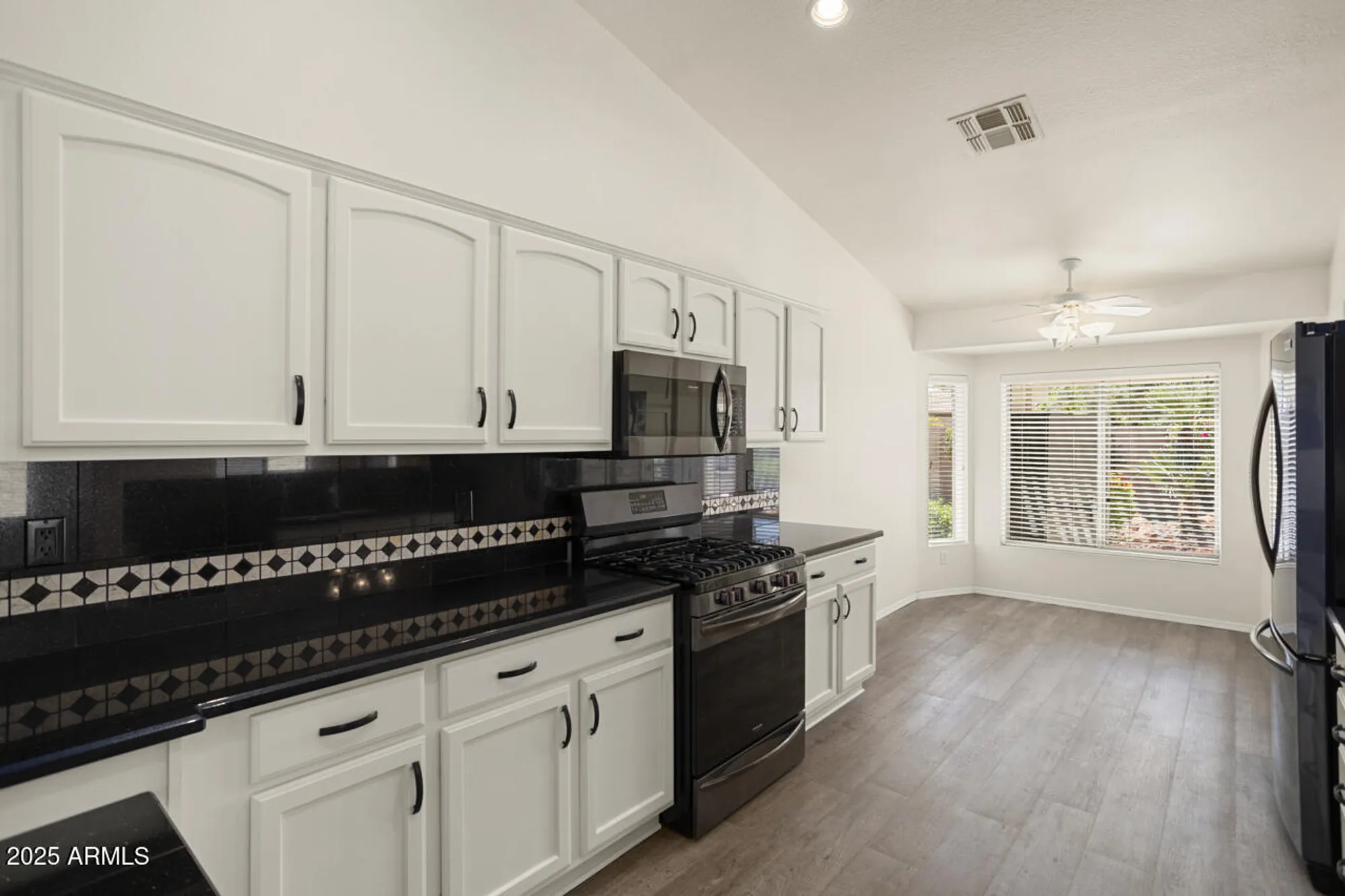 Property Slideshow image 14 of 43 | 14717 w avalon dr, Goodyear, AZ, 85395