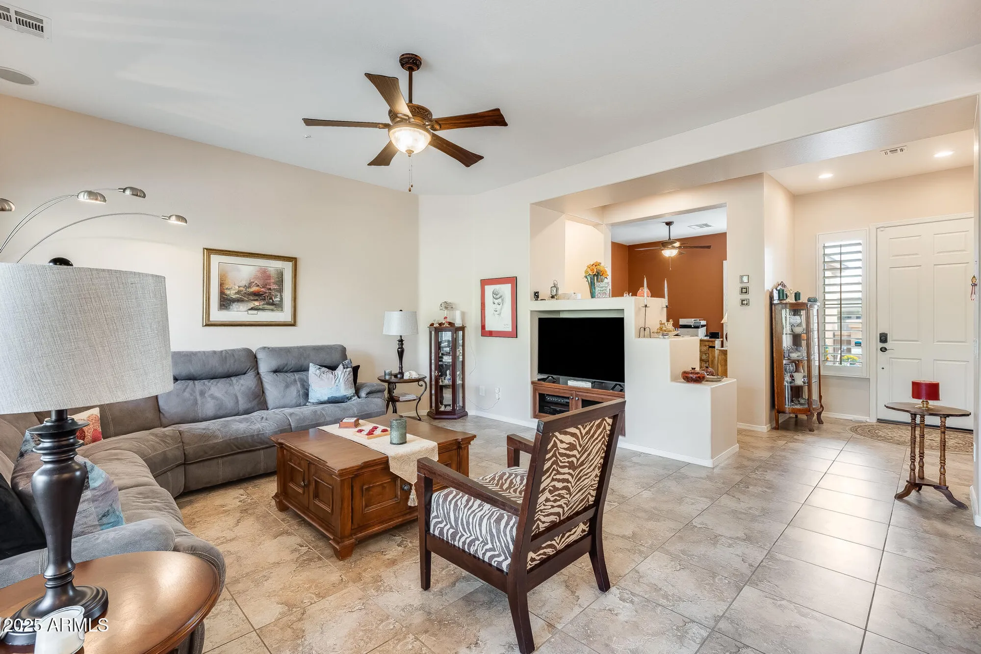 Property Slideshow image 4 of 29 | 12964 w fossil dr, Peoria, AZ, 85383