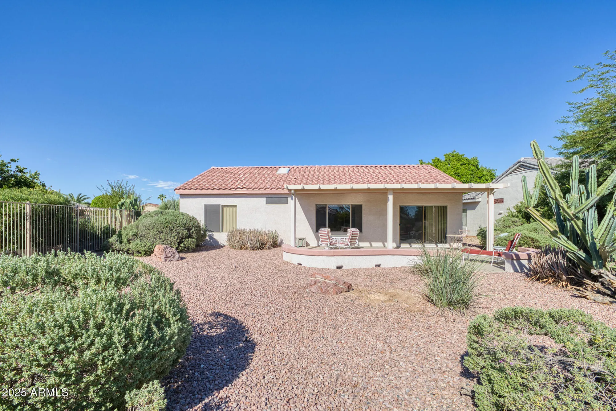 Property Slideshow image 23 of 40 | 17451 n saddle ridge dr, Surprise, AZ, 85374