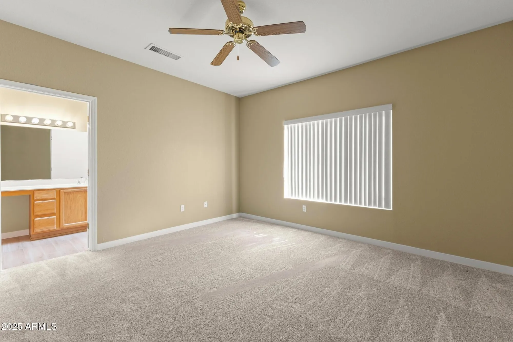 Property Slideshow image 15 of 40 | 17451 n saddle ridge dr, Surprise, AZ, 85374