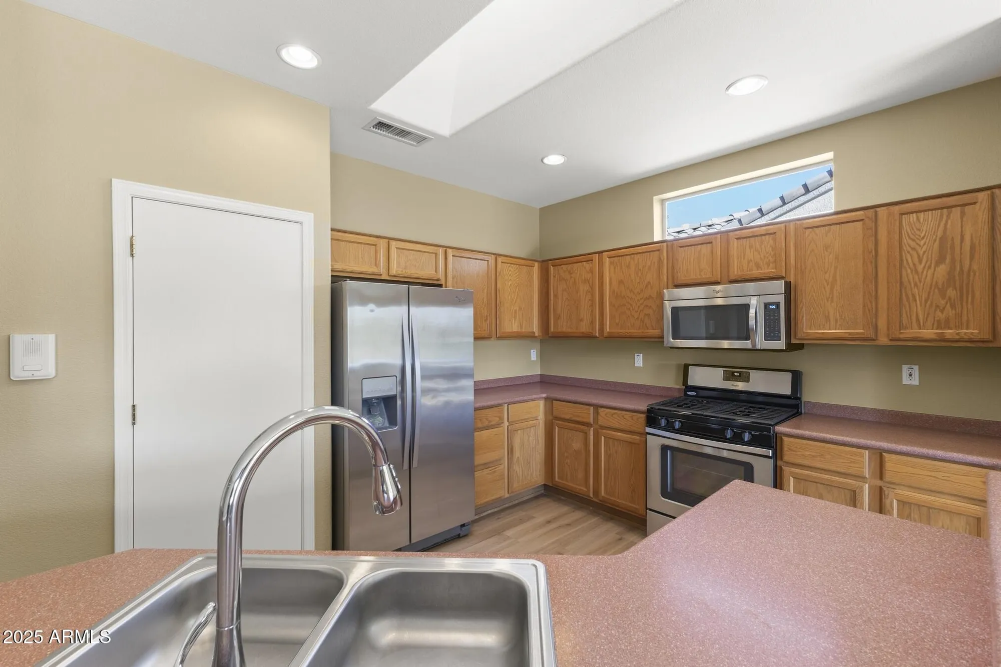 Property Slideshow image 11 of 40 | 17451 n saddle ridge dr, Surprise, AZ, 85374