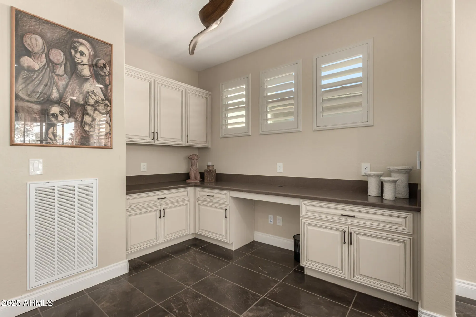 Property Slideshow image 19 of 36 | 943 e cobble stone dr, Queen Creek, AZ, 85140