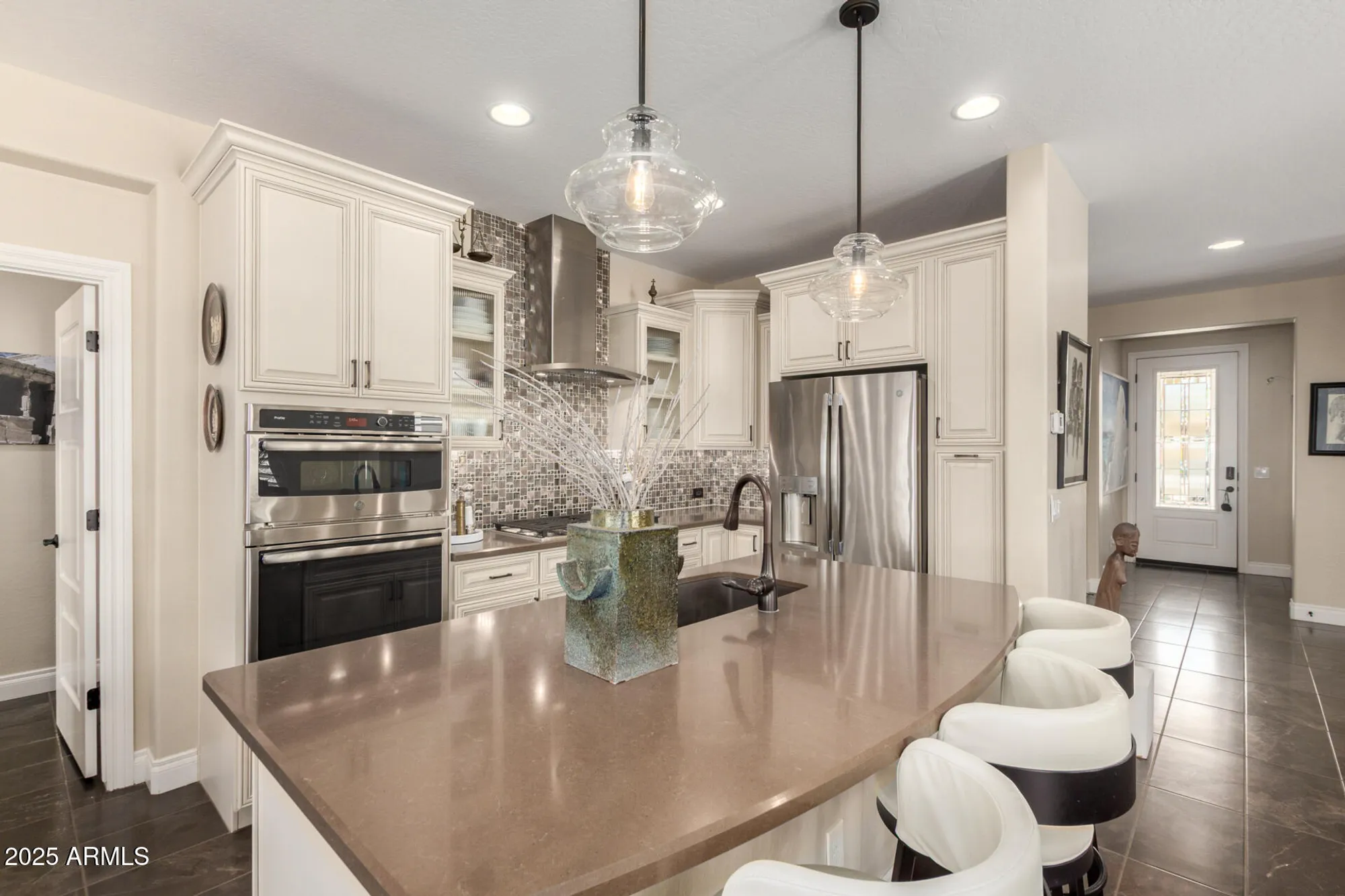 Property Slideshow image 5 of 36 | 943 e cobble stone dr, Queen Creek, AZ, 85140