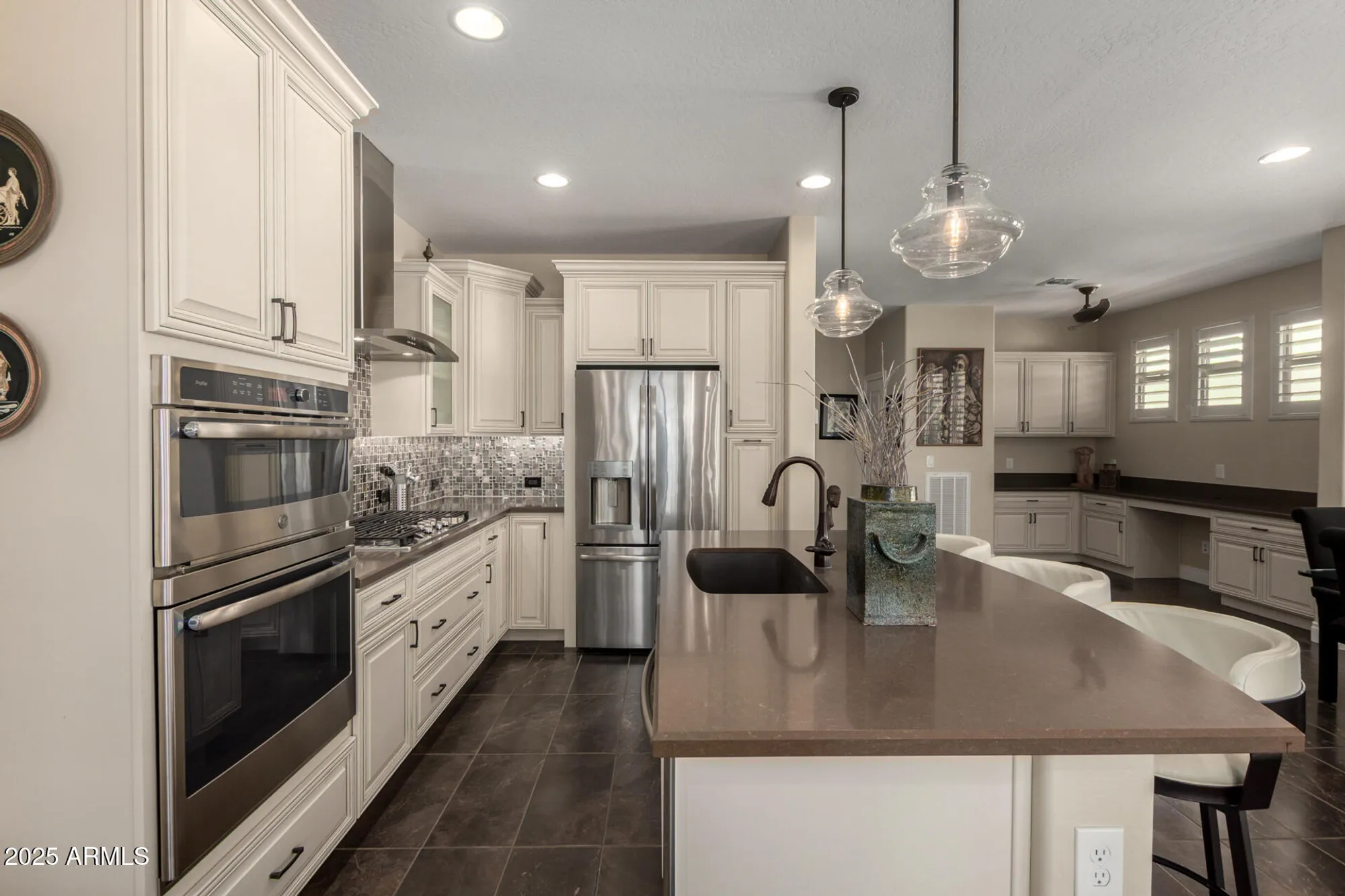 Property Slideshow image 6 of 36 | 943 e cobble stone dr, Queen Creek, AZ, 85140