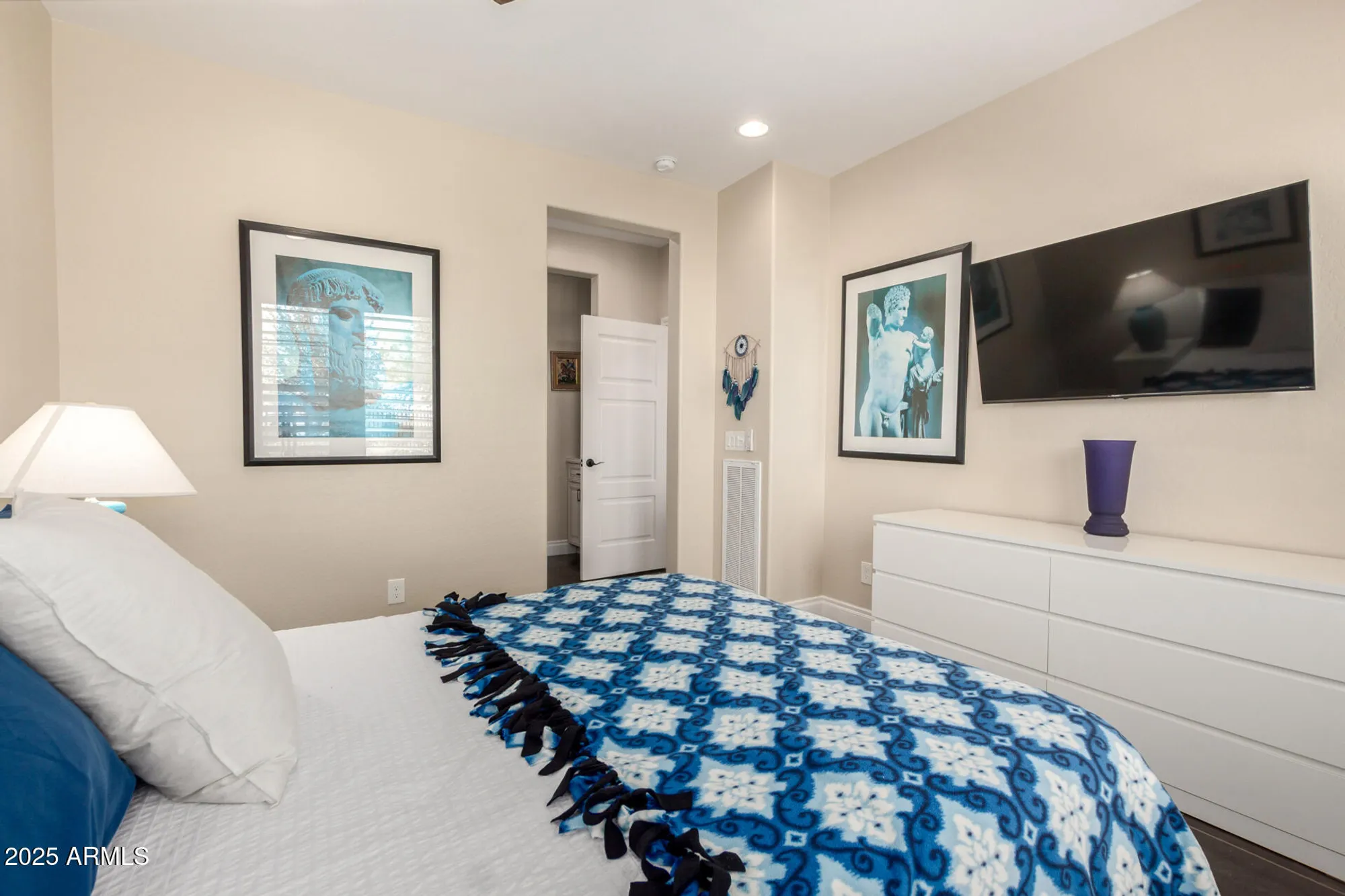 Property Slideshow image 12 of 36 | 943 e cobble stone dr, Queen Creek, AZ, 85140