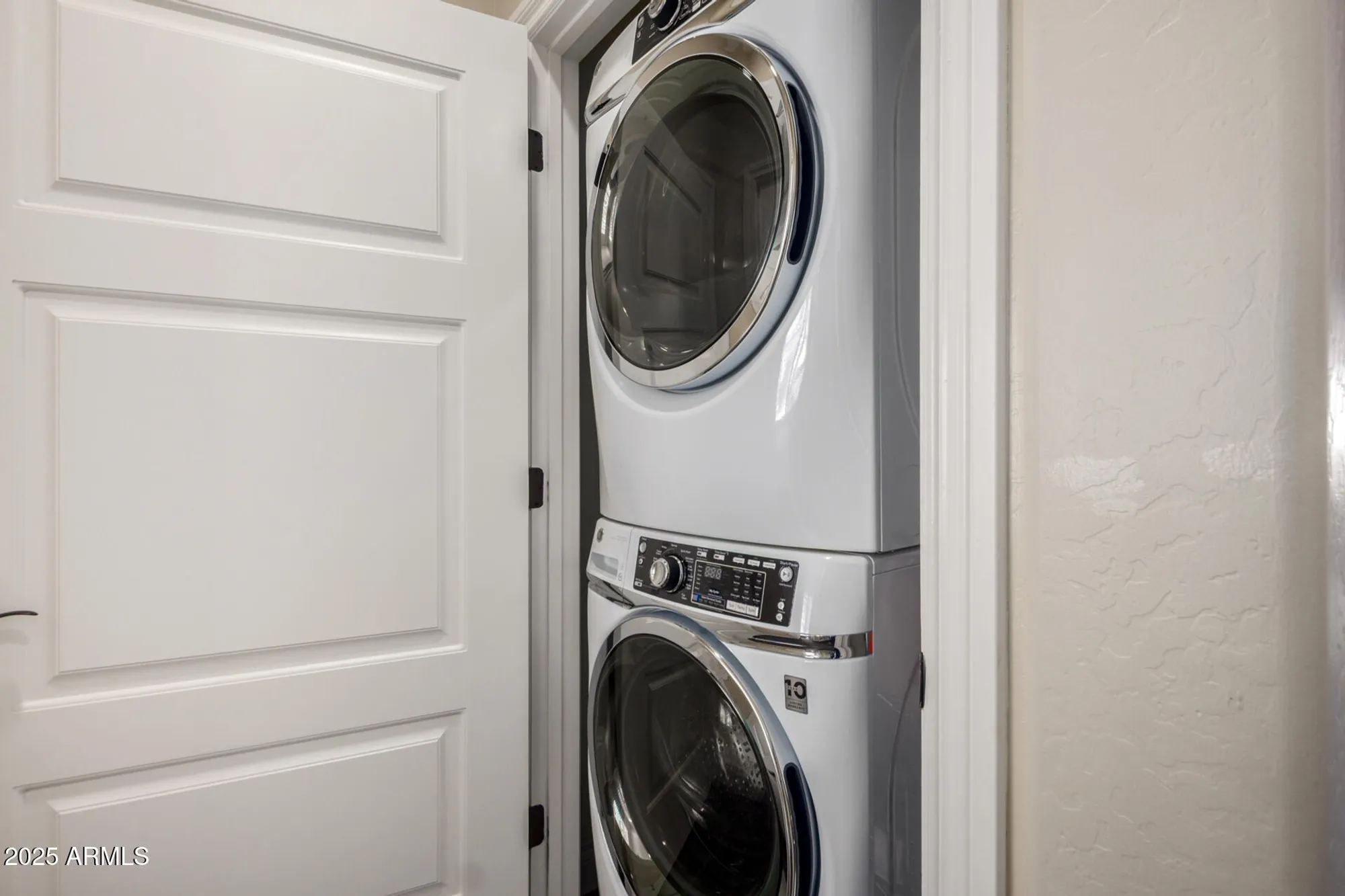 Property Slideshow image 22 of 36 | 943 e cobble stone dr, Queen Creek, AZ, 85140