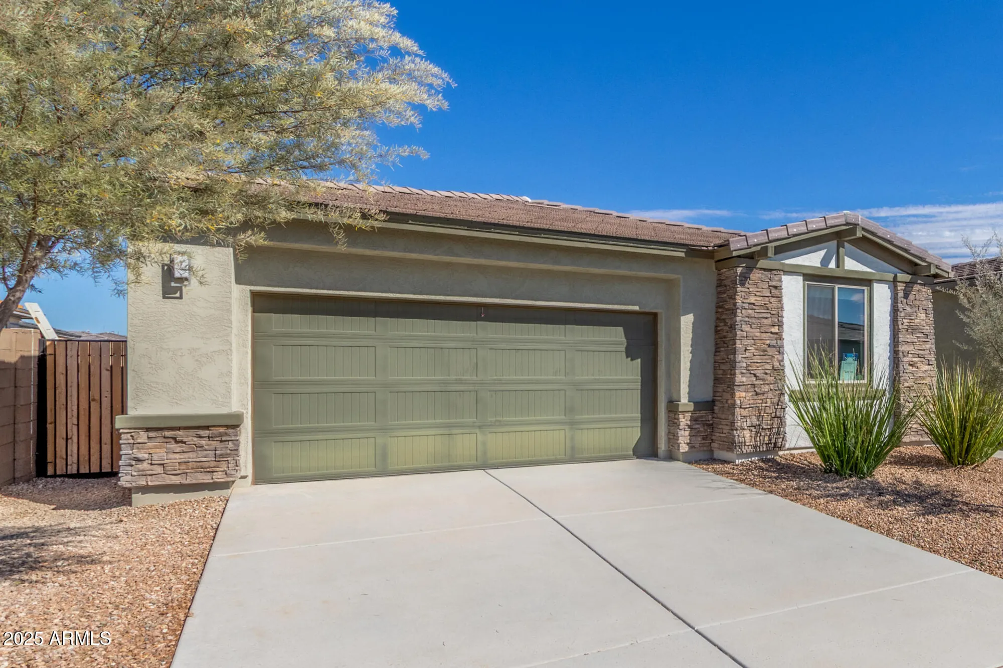 Property Slideshow image 3 of 27 | 39823 n collins ln, San Tan Valley, AZ, 85140