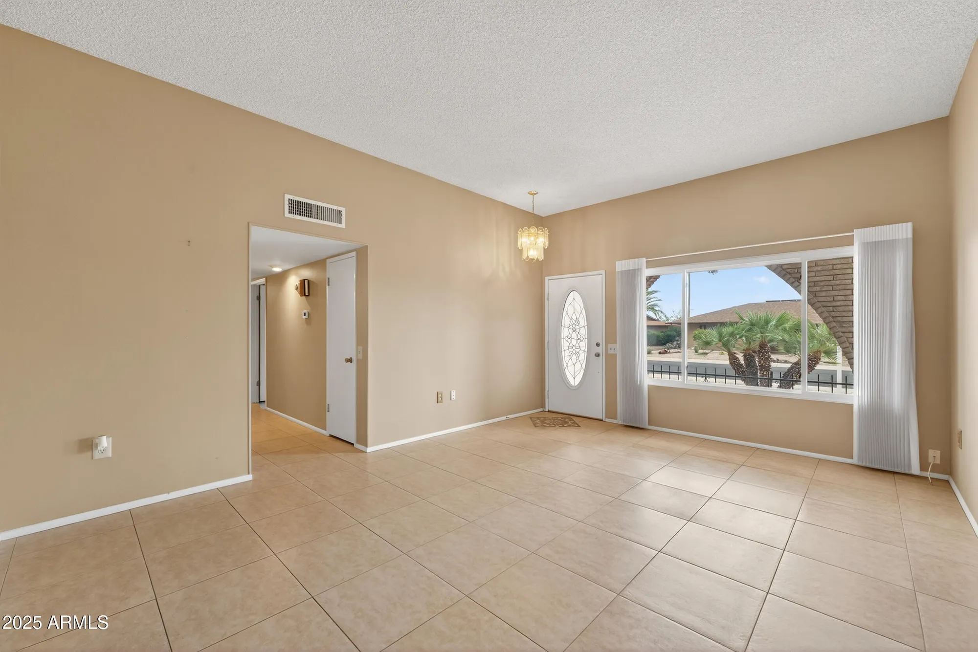 Property Slideshow image 8 of 46 | 16829 n orchard hills dr, Sun City, AZ, 85351