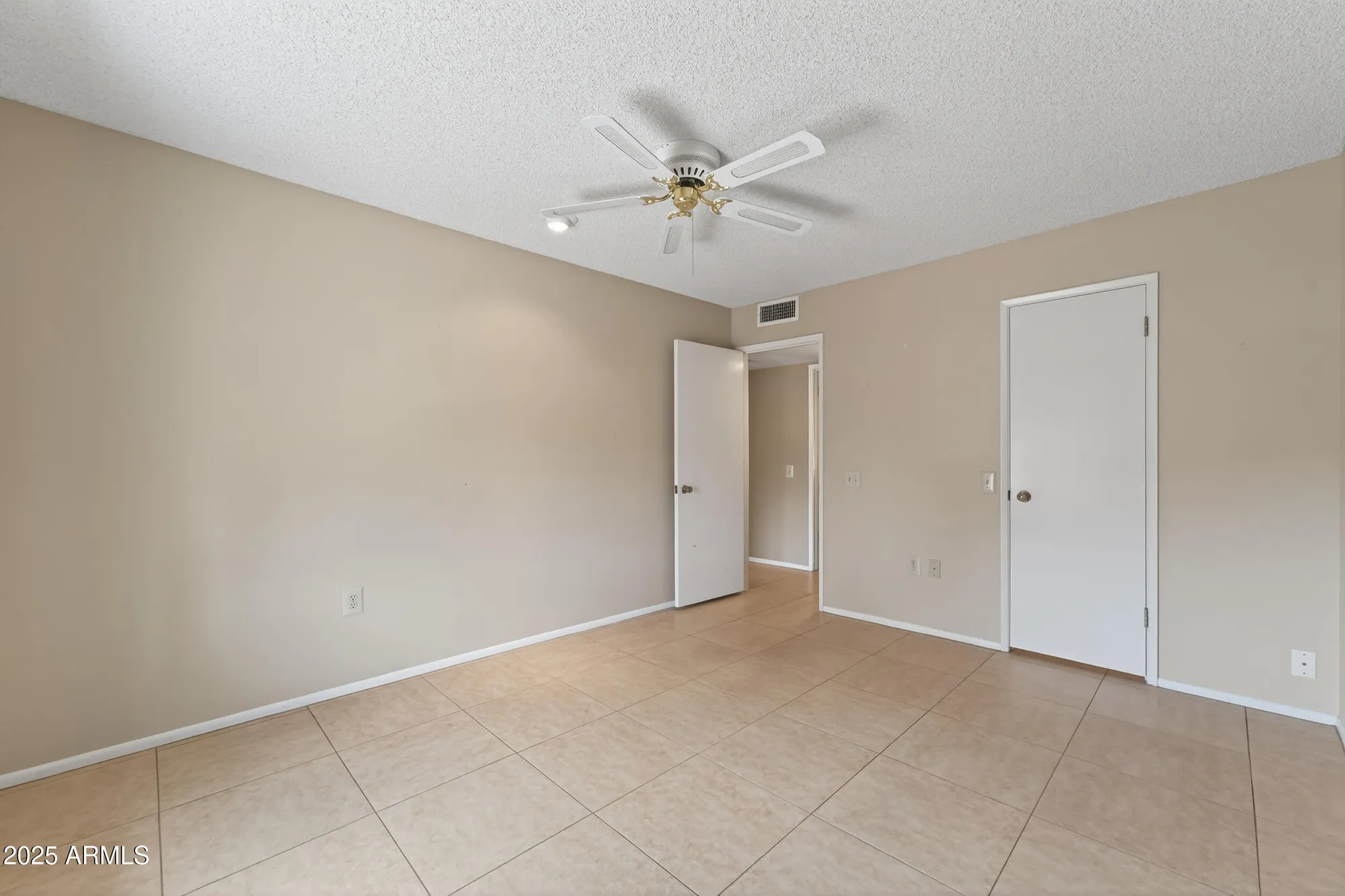 Property Slideshow image 19 of 46 | 16829 n orchard hills dr, Sun City, AZ, 85351