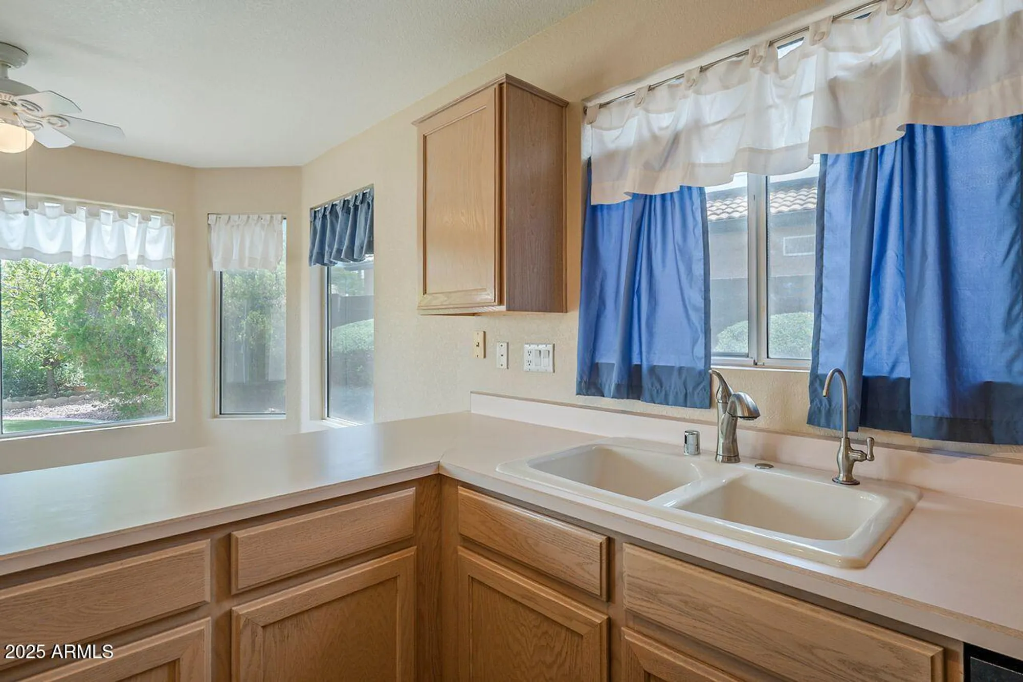 Property Slideshow image 20 of 60 | 10722 w irma ln, Peoria, AZ, 85373