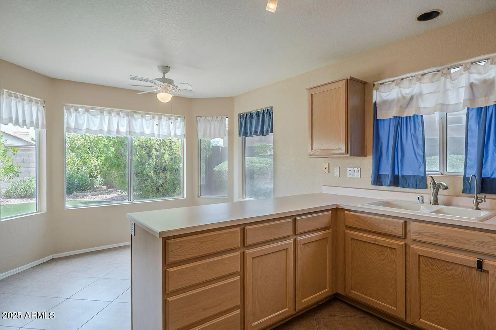 Property Slideshow image 29 of 60 | 10722 w irma ln, Peoria, AZ, 85373