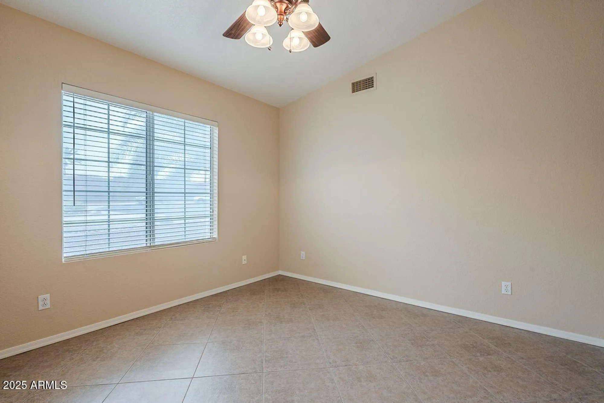 Property Slideshow image 37 of 60 | 10722 w irma ln, Peoria, AZ, 85373