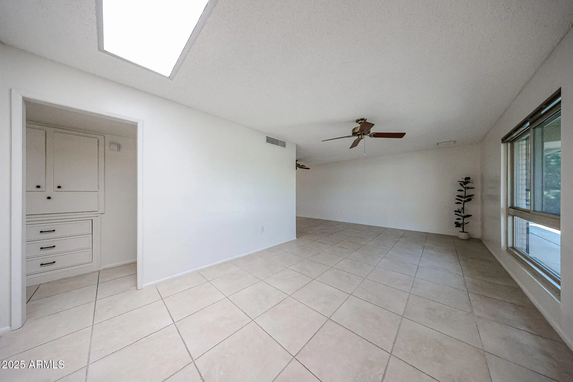 Property Slideshow image 4 of 39 | 14227 n sierra dawn way, Sun City, AZ, 85351