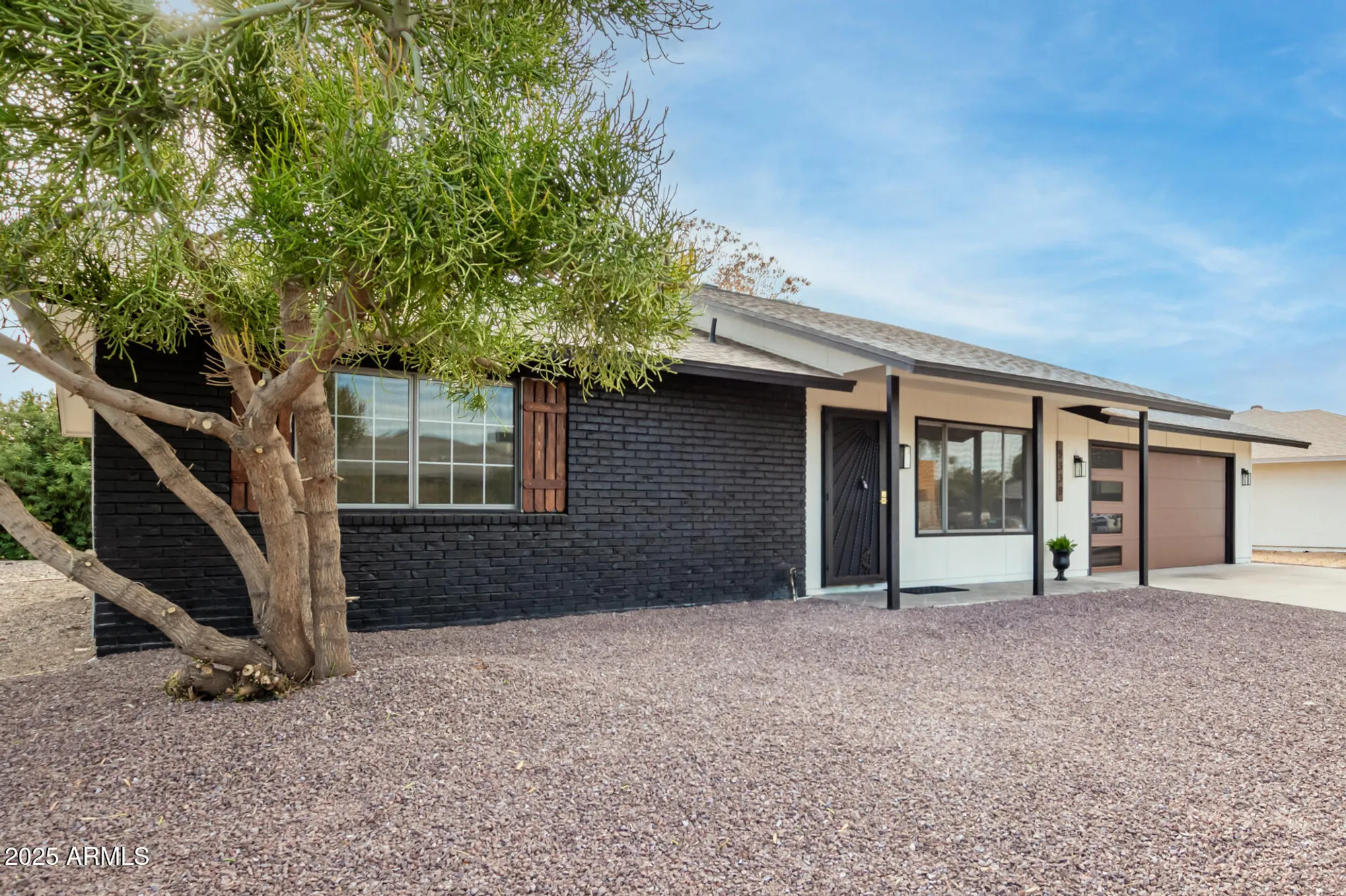 Property Slideshow image 2 of 26 | 9339 w spanish moss ln, Sun City, AZ, 85373