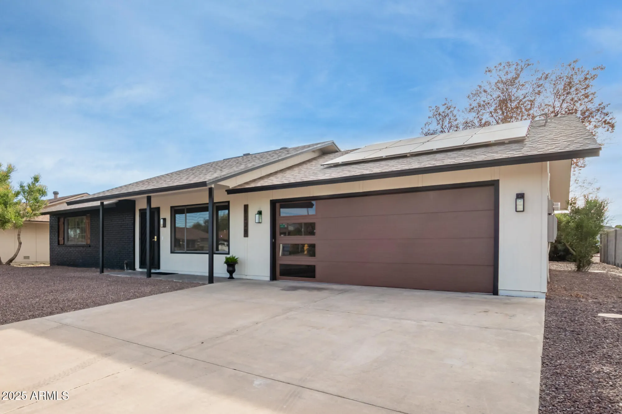 Property Slideshow image 4 of 26 | 9339 w spanish moss ln, Sun City, AZ, 85373