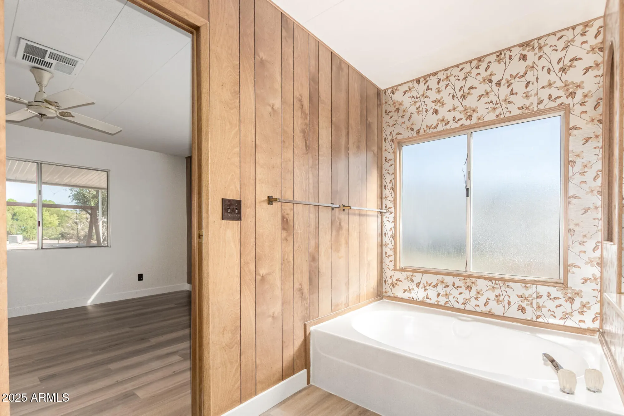 Property Slideshow image 12 of 24 | 5433 e mcdowell rd, Mesa, AZ, 85215