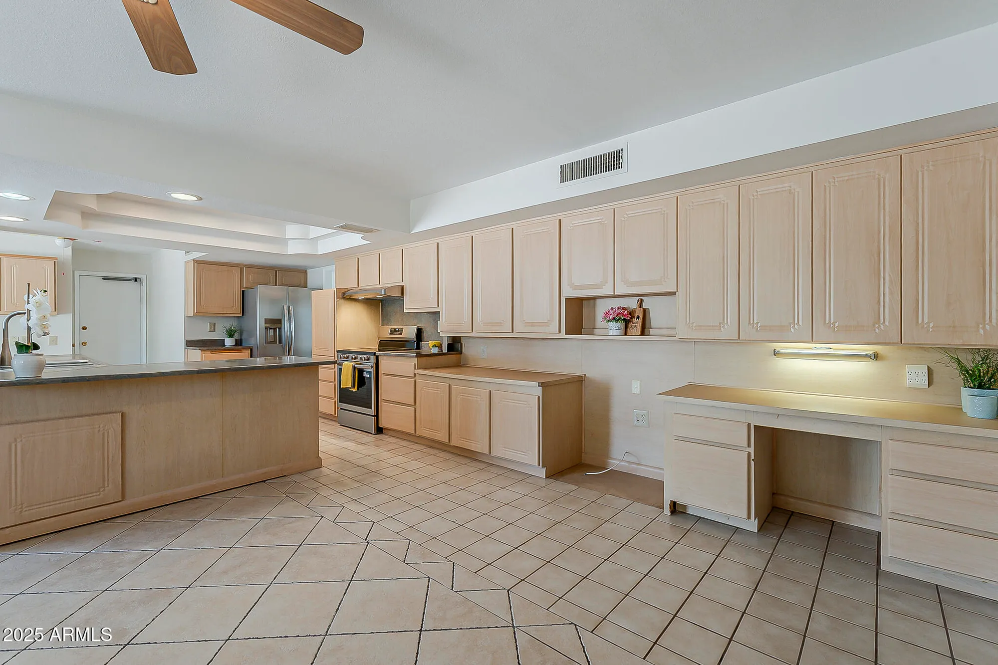 Property Slideshow image 13 of 38 | 10514 w willow creek cir, Sun City, AZ, 85373