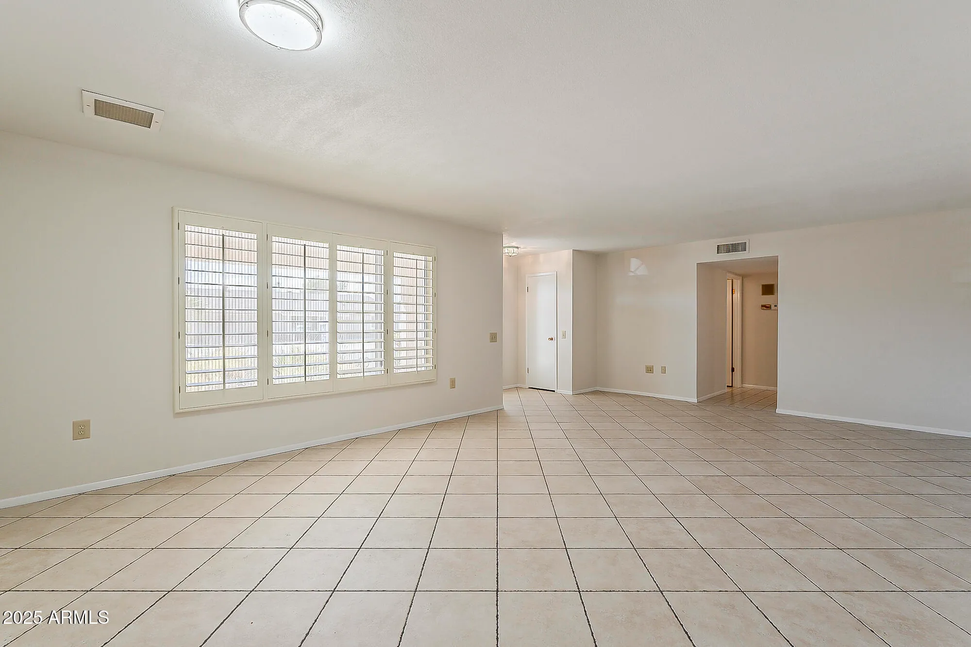 Property Slideshow image 7 of 38 | 10514 w willow creek cir, Sun City, AZ, 85373