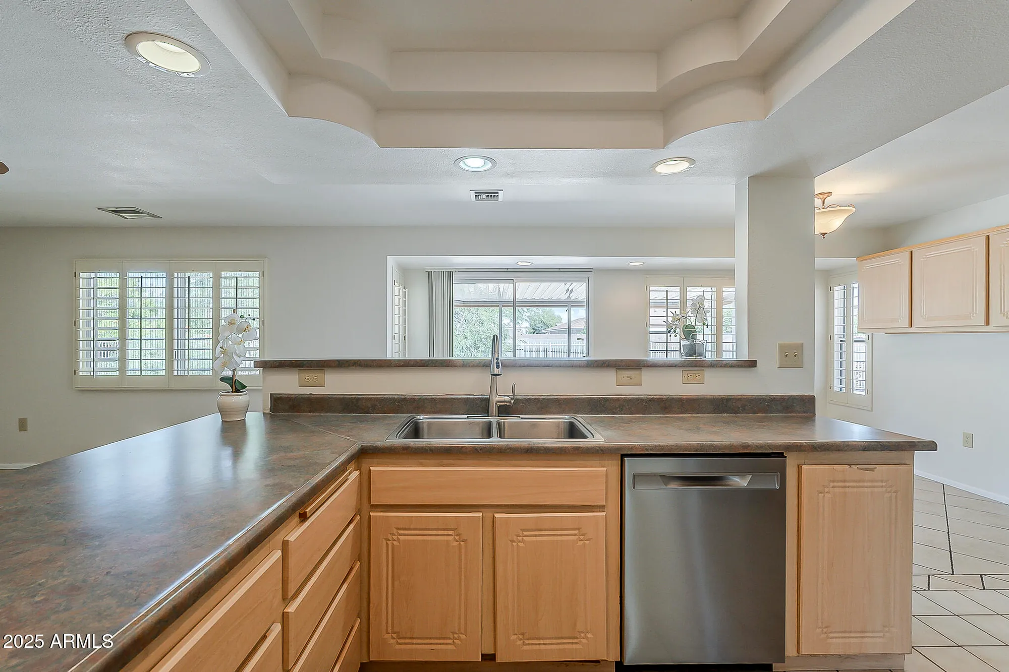 Property Slideshow image 12 of 38 | 10514 w willow creek cir, Sun City, AZ, 85373
