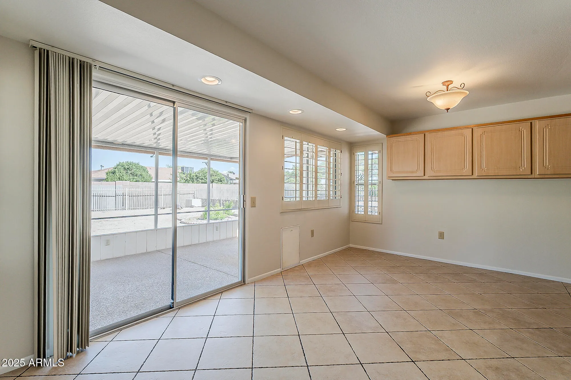 Property Slideshow image 16 of 38 | 10514 w willow creek cir, Sun City, AZ, 85373
