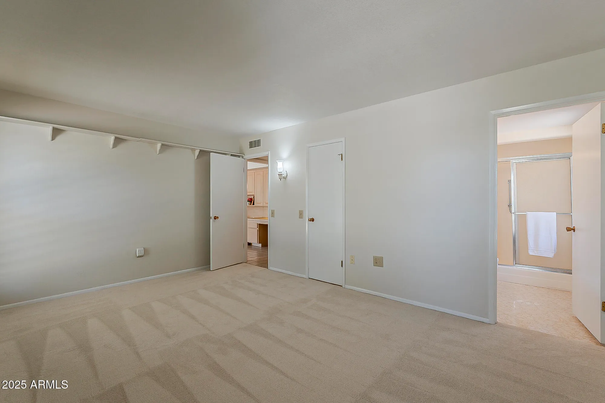 Property Slideshow image 21 of 38 | 10514 w willow creek cir, Sun City, AZ, 85373